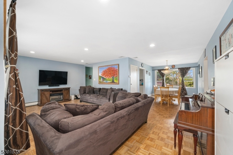 Lincoln Park Boro, New Jersey, 07035, United States, 4 Bedrooms Bedrooms, ,3 BathroomsBathrooms,Residential,For Sale,1991719