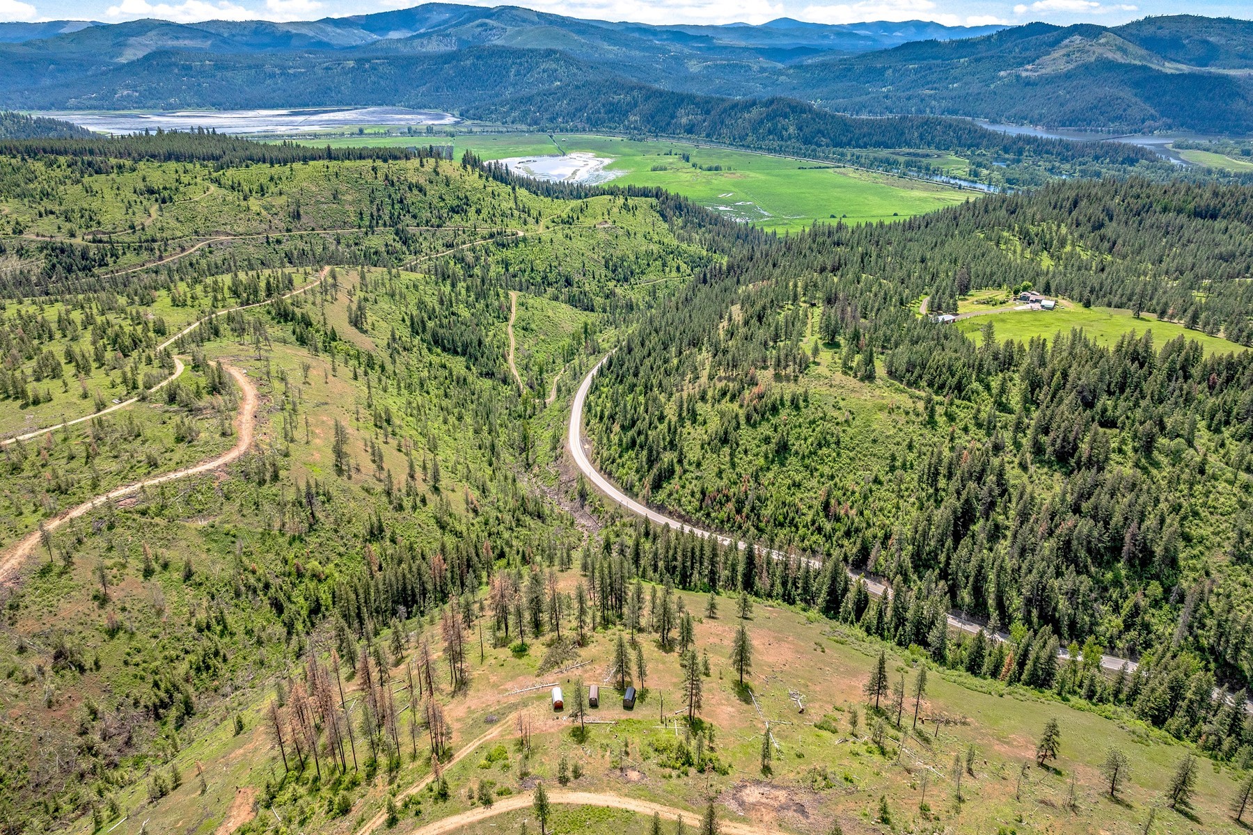  Cabins on 17ac. Surrounded by Lumber Land - 物件實景