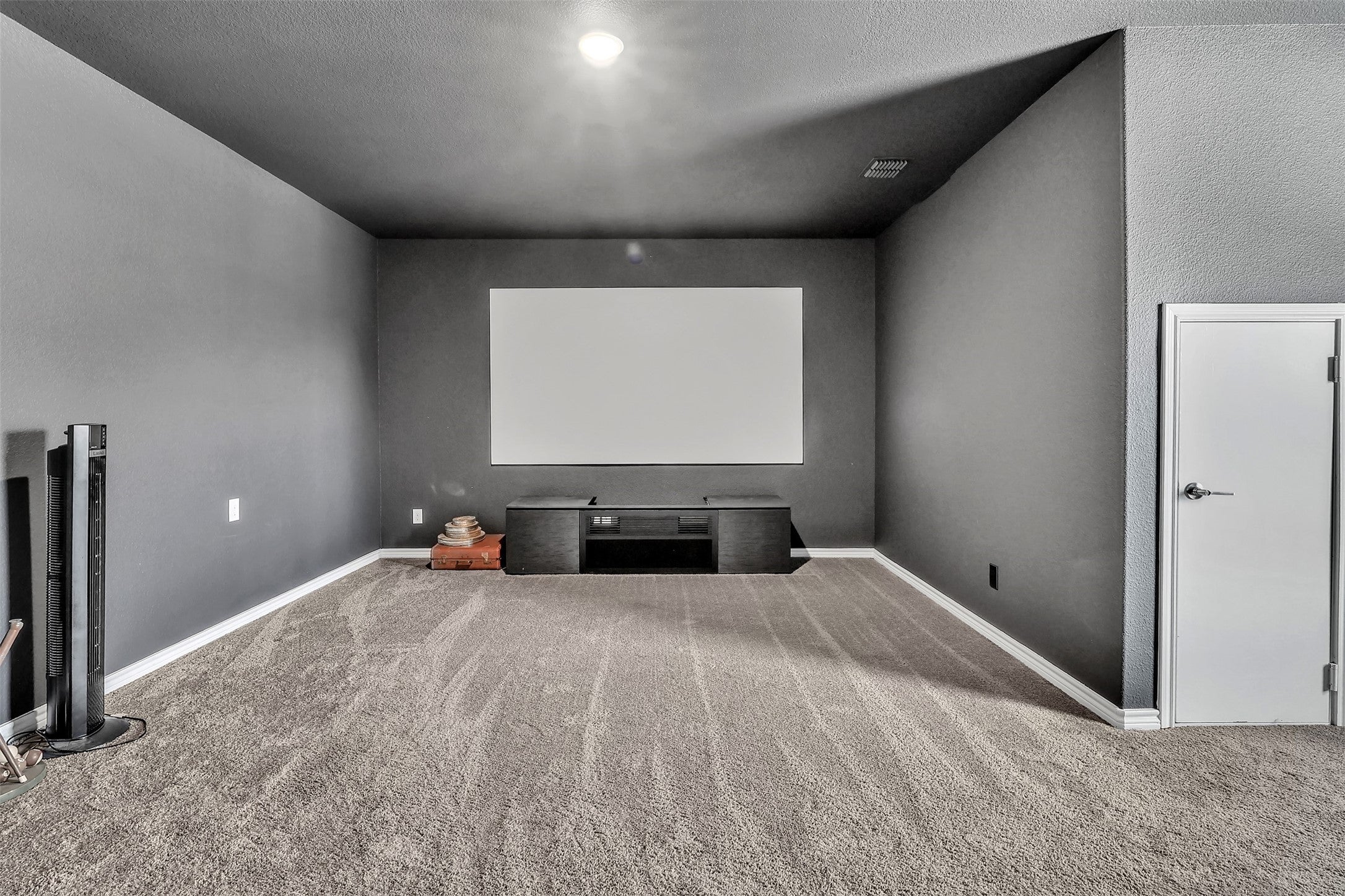 Justin, Texas, 76247, United States, 4 Bedrooms Bedrooms, ,4 BathroomsBathrooms,Residential,For Sale,1981121