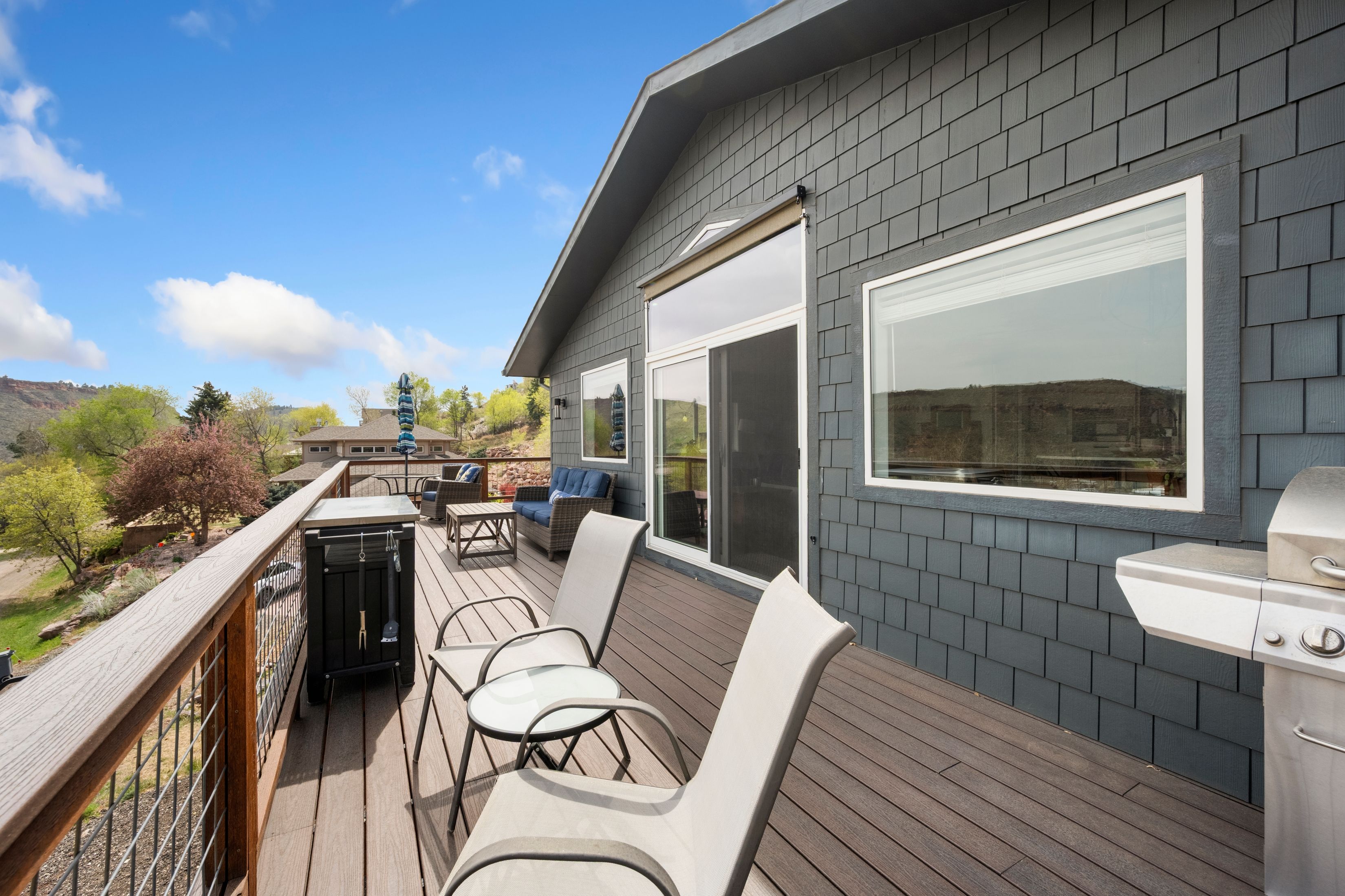  Beautifully Updated Raised Ranch, Perfectly Positioned to Capture Views - 物件實景