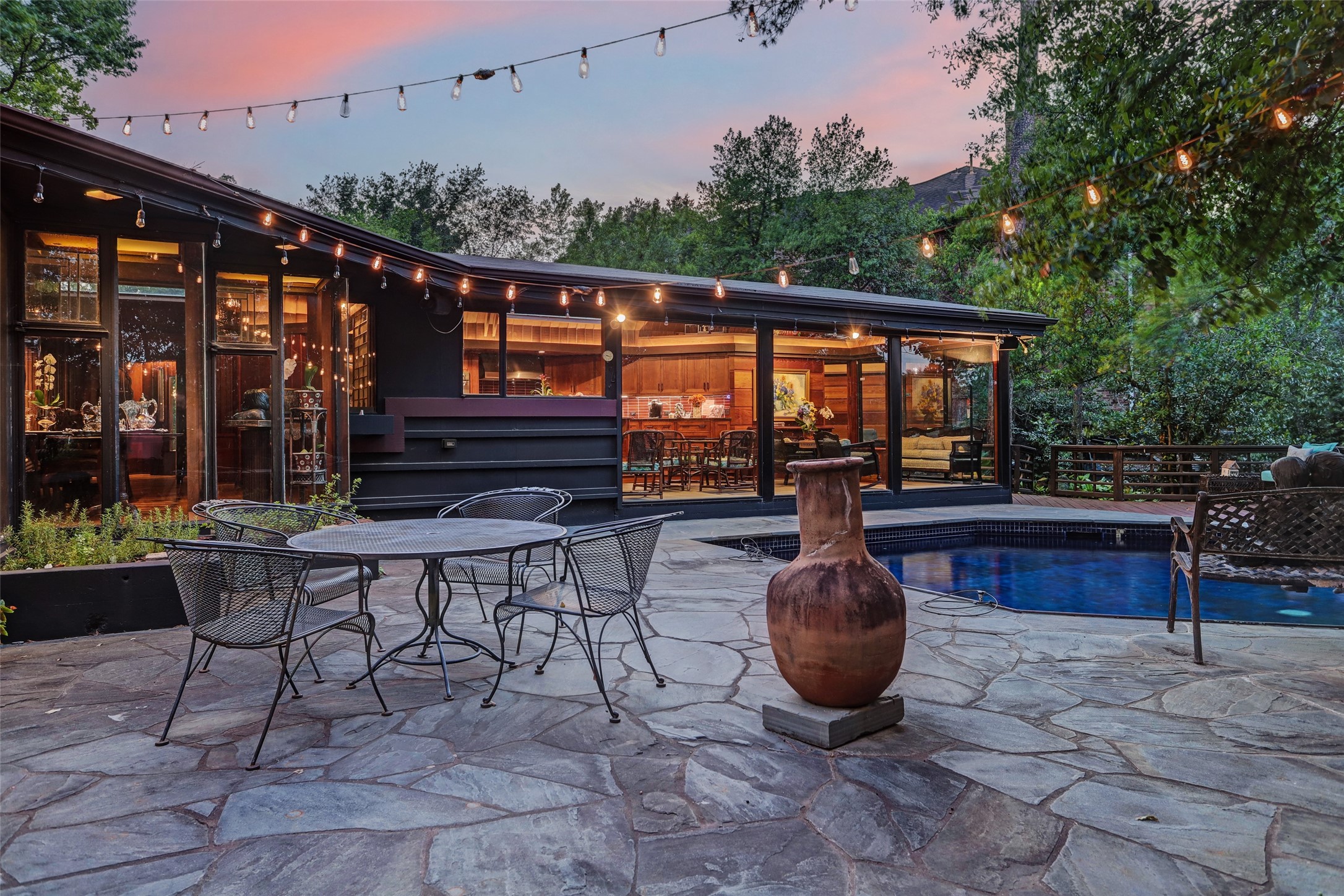  8 Tiel Way - 物件實景