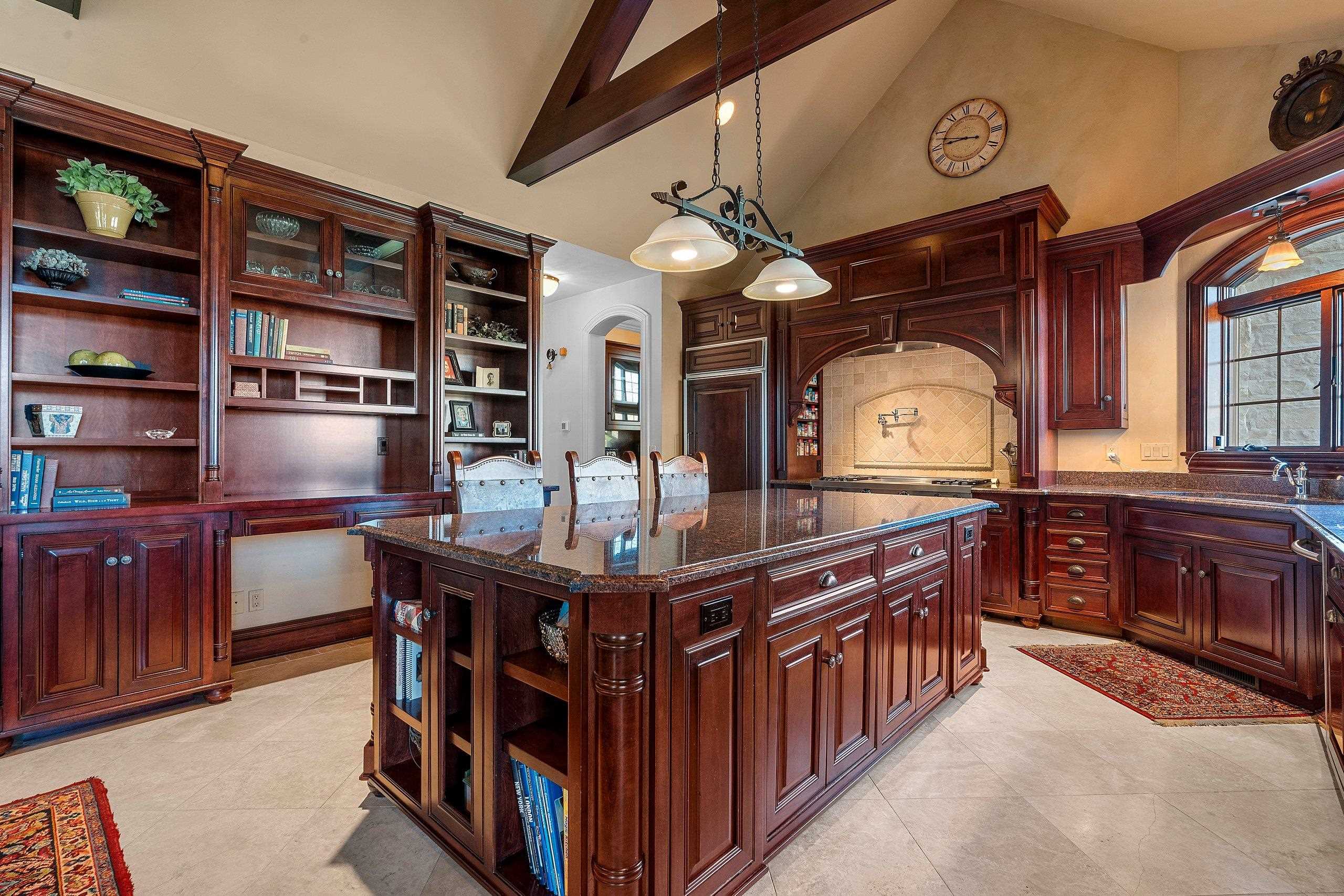 MENASHA, Wisconsin, 54952, United States, 6 Bedrooms Bedrooms, ,5 BathroomsBathrooms,Residential,For Sale,1994548