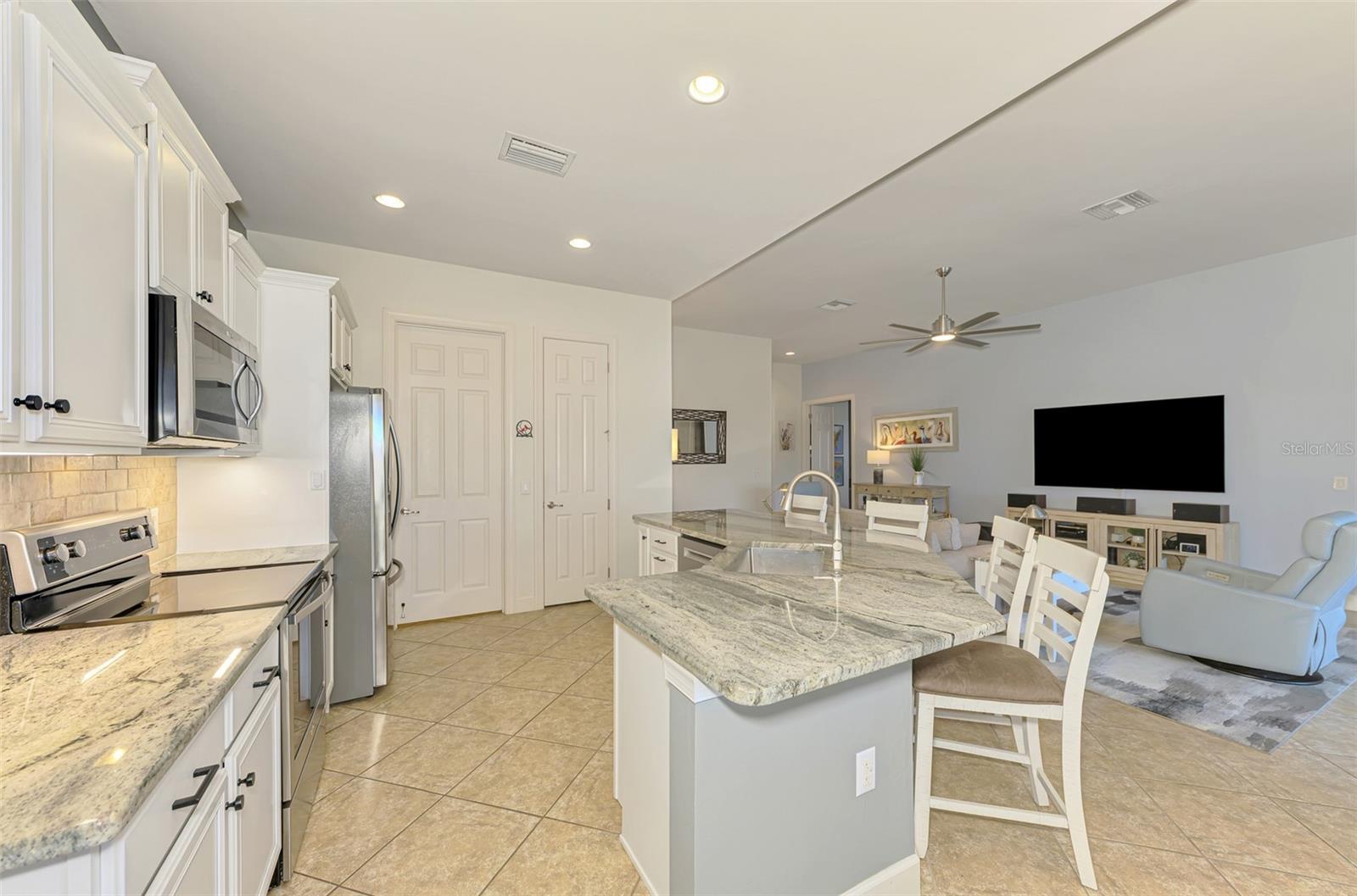 PORT CHARLOTTE, Florida, 33953, United States, 2 Bedrooms Bedrooms, ,2 BathroomsBathrooms,Residential,For Sale,1995113