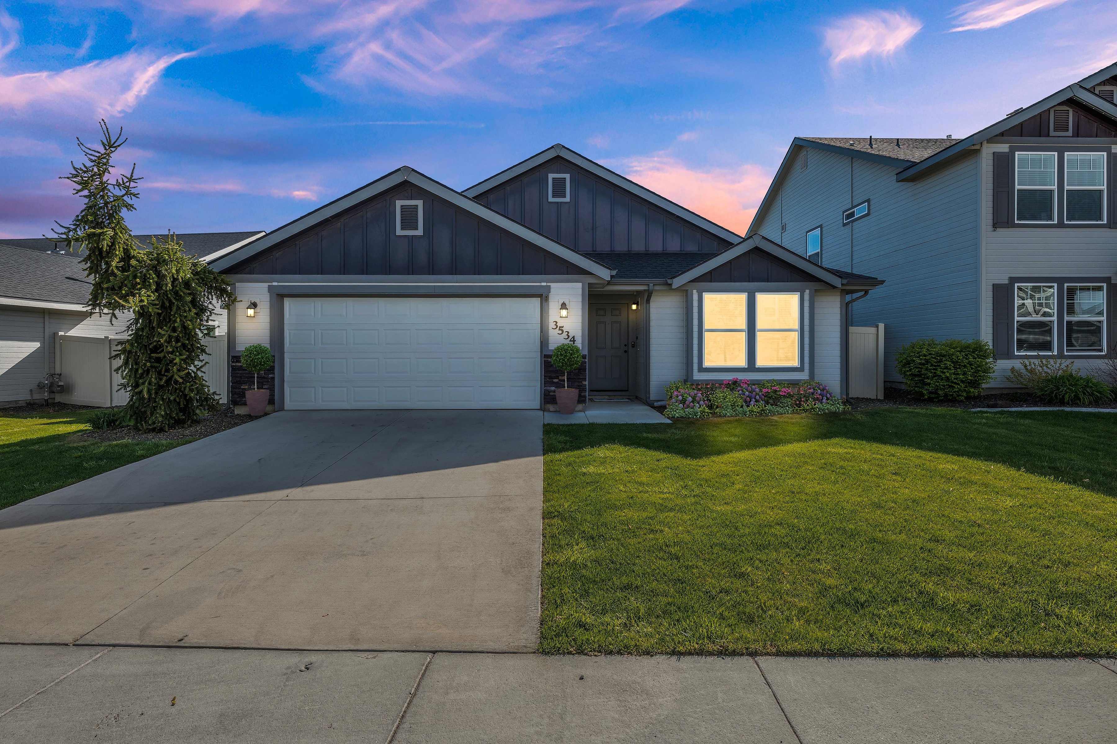  Better Than New  Move-In Ready with Space to Live & Relax - 物件實景