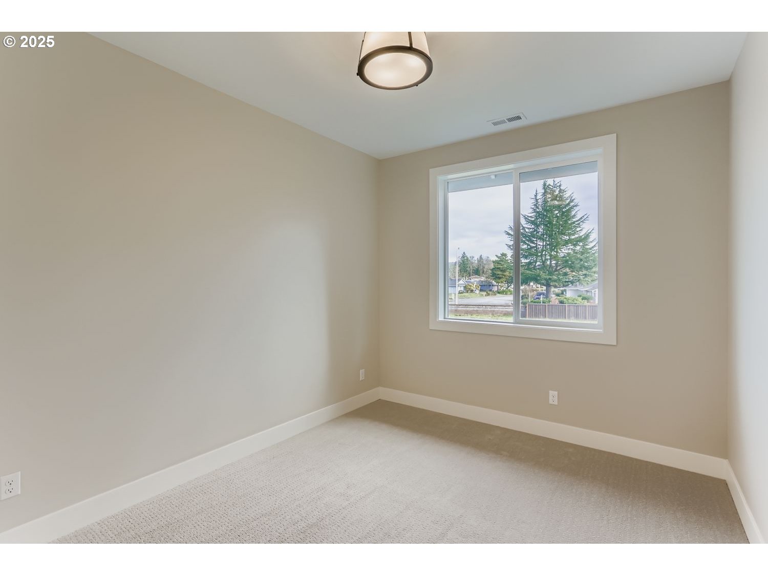 Portland, Oregon, 97229, United States, 4 Bedrooms Bedrooms, ,3 BathroomsBathrooms,Residential,For Sale,2000132