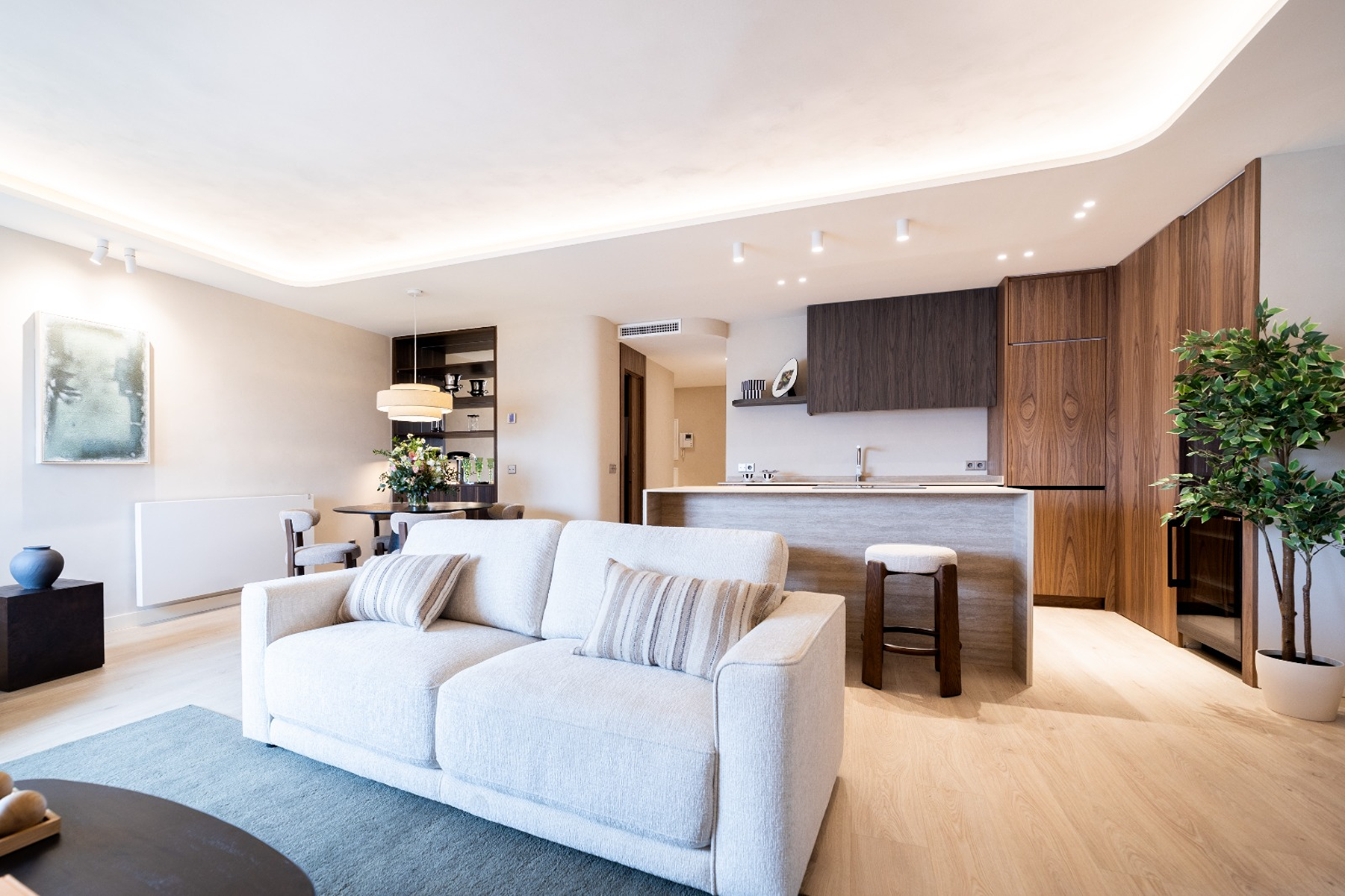  Newly renovated flat, 7th floor exterior, south-facing - 物件實景
