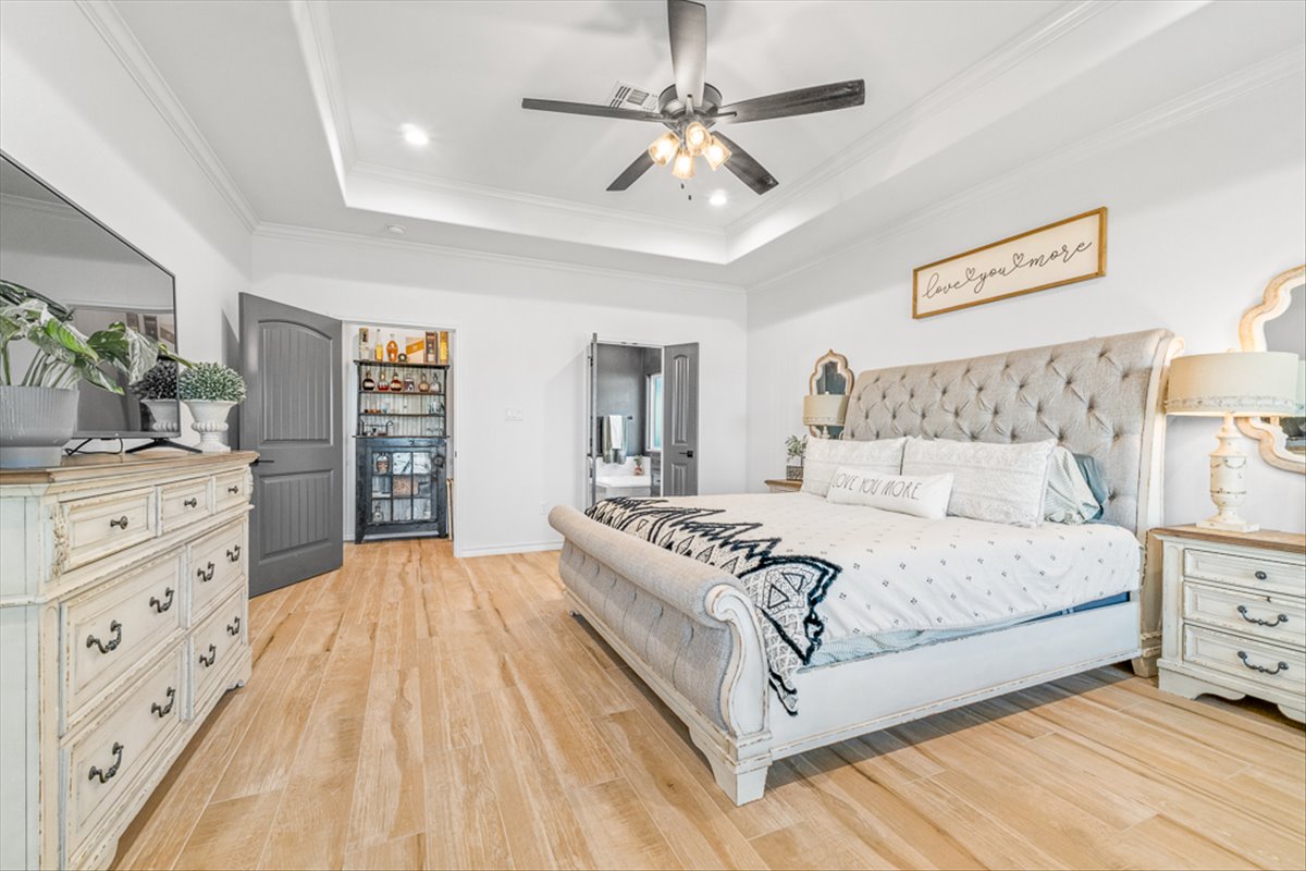 Rockport, Texas, 78382, United States, 5 Bedrooms Bedrooms, ,4 BathroomsBathrooms,Residential,For Sale,1906420