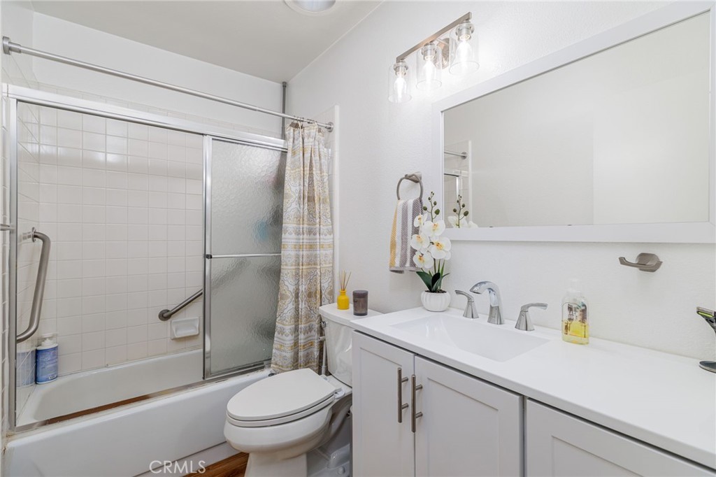 Escondido, California, 92026, United States, 3 Bedrooms Bedrooms, ,2 BathroomsBathrooms,Residential,For Sale,1987400