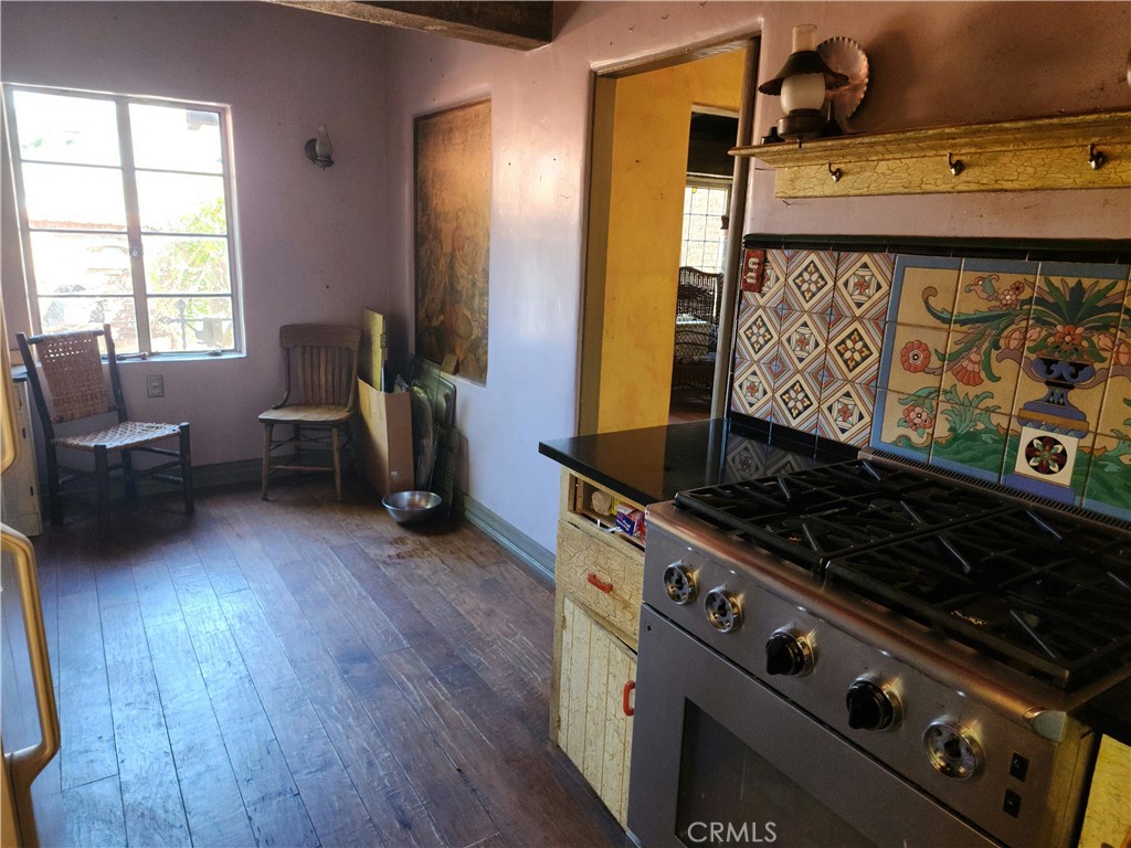 Riverside, California, 92501, United States, 4 Bedrooms Bedrooms, ,2 BathroomsBathrooms,Residential,For Sale,1966223