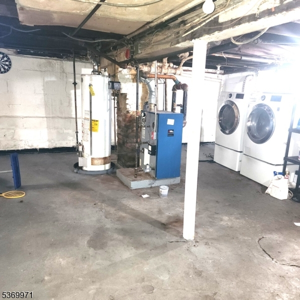 Linden City, New Jersey, 07036, United States, 4 Bedrooms Bedrooms, ,2 BathroomsBathrooms,Residential,For Sale,1890310