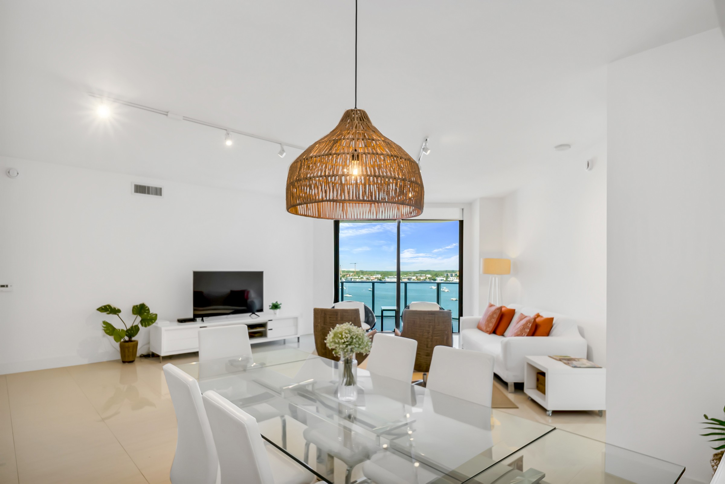  17301 Biscayne Blvd, North Miami Beach, FL, 33160 - 物件實景
