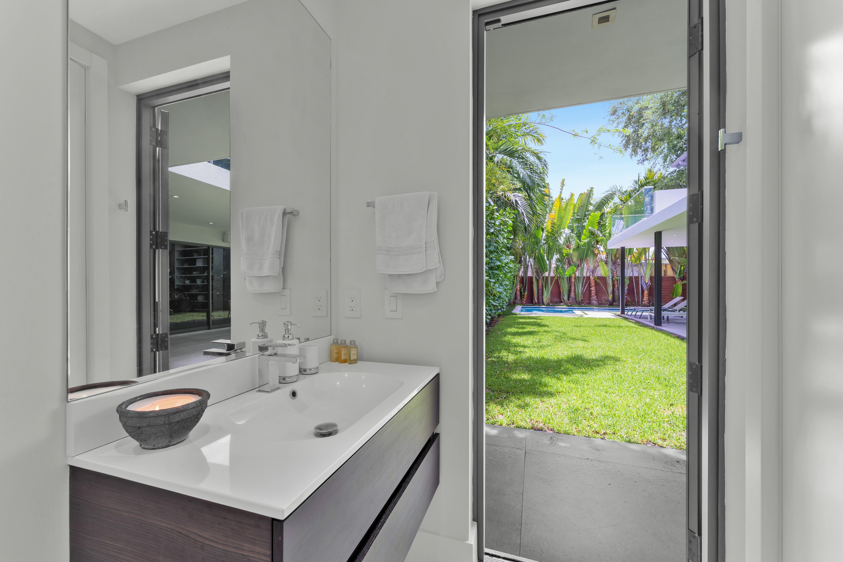  10 Samana Dr, Miami, FL, 33133 - 物件實景