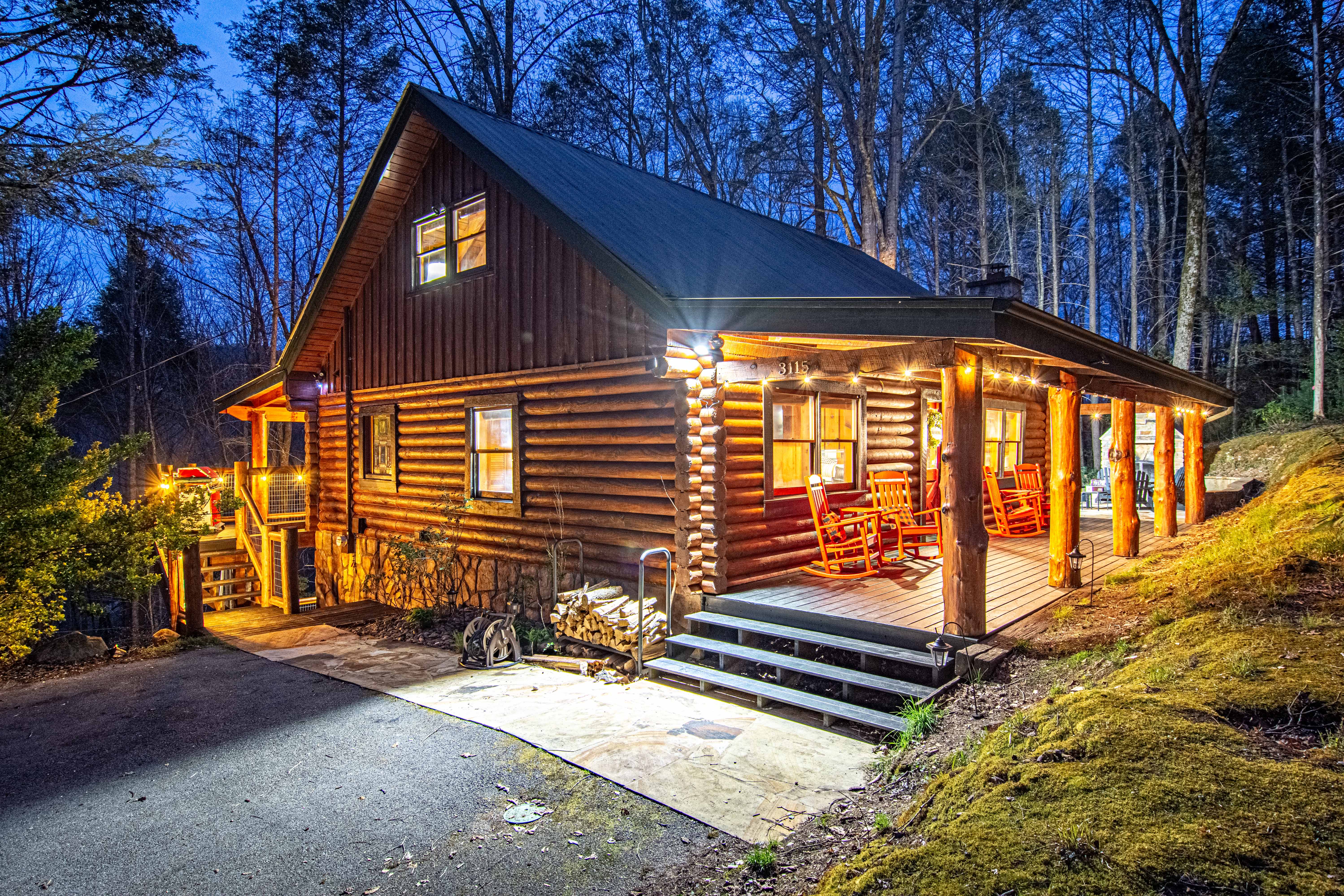 Gatlinburg, Tennessee, 37738, United States, 3 Bedrooms Bedrooms, ,4 BathroomsBathrooms,Residential,For Sale,1977450