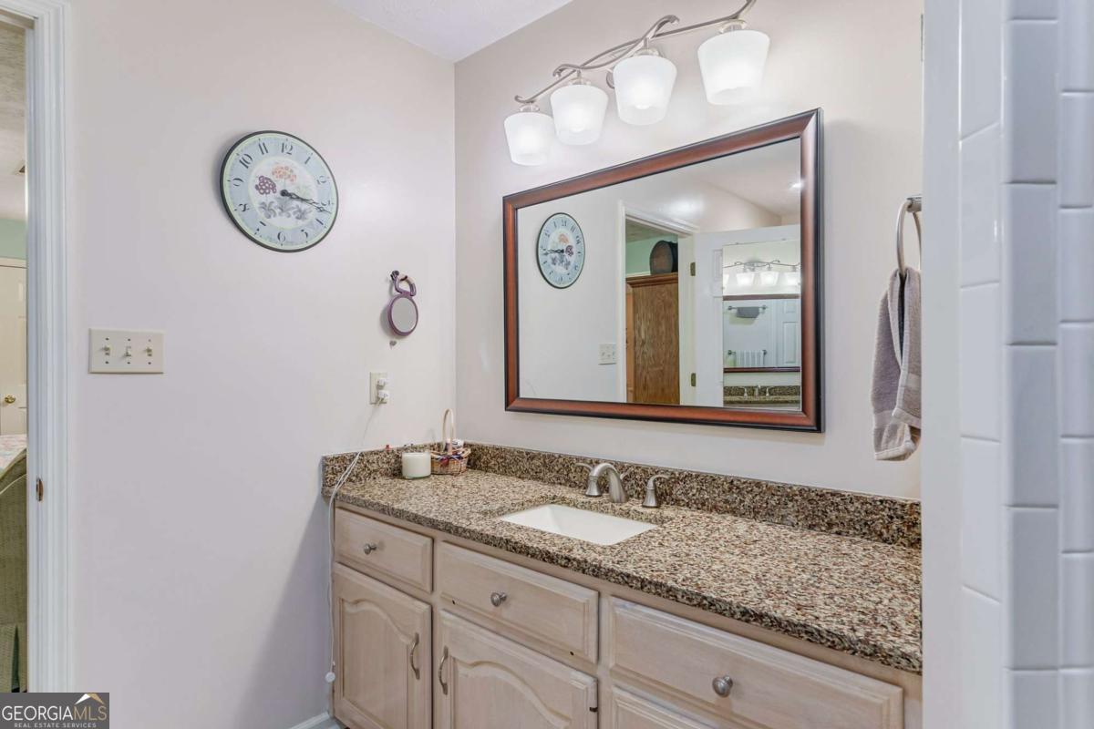 Comer, Georgia, 30629, United States, 5 Bedrooms Bedrooms, ,3 BathroomsBathrooms,Residential,For Sale,1991082