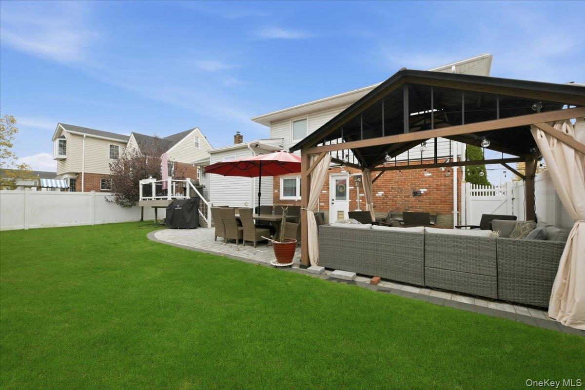 Merrick, New York, 11566, United States, 3 Bedrooms Bedrooms, ,3 BathroomsBathrooms,Residential,For Sale,1986518