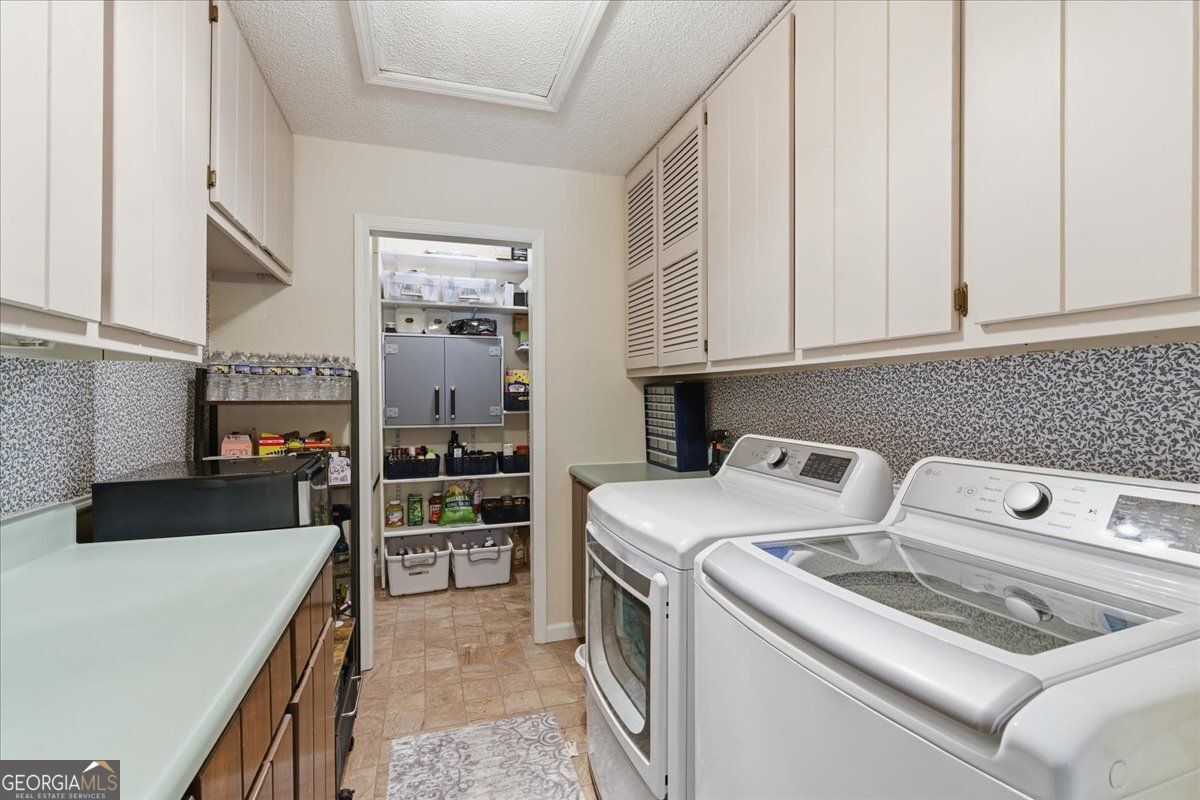 Douglasville, Georgia, 30135, United States, 5 Bedrooms Bedrooms, ,3 BathroomsBathrooms,Residential,For Sale,1988782