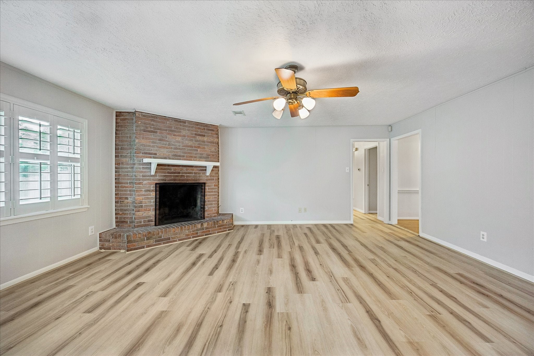 Twin Hills Dr, Houston, TX 77071 #1