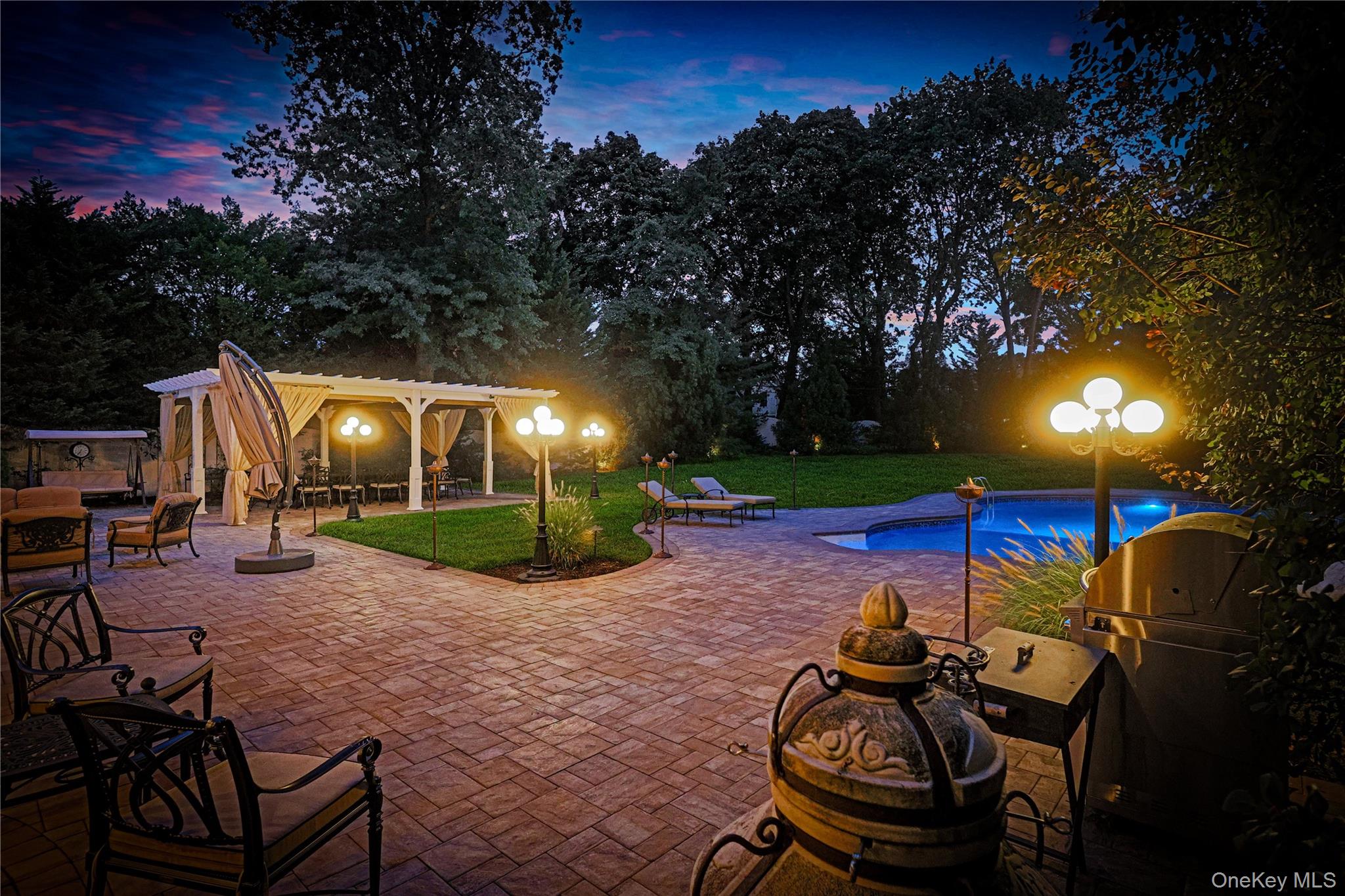  211 Hillturn Lane, Roslyn Heights, NY, 11577 - 物件實景