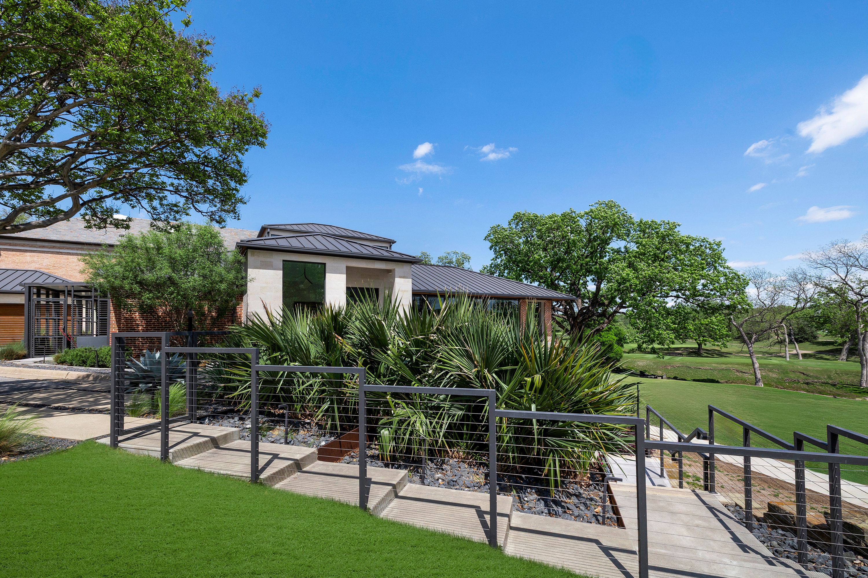  Refined Expression of Modern Luxury Overlooking the Golf Course - 物件實景