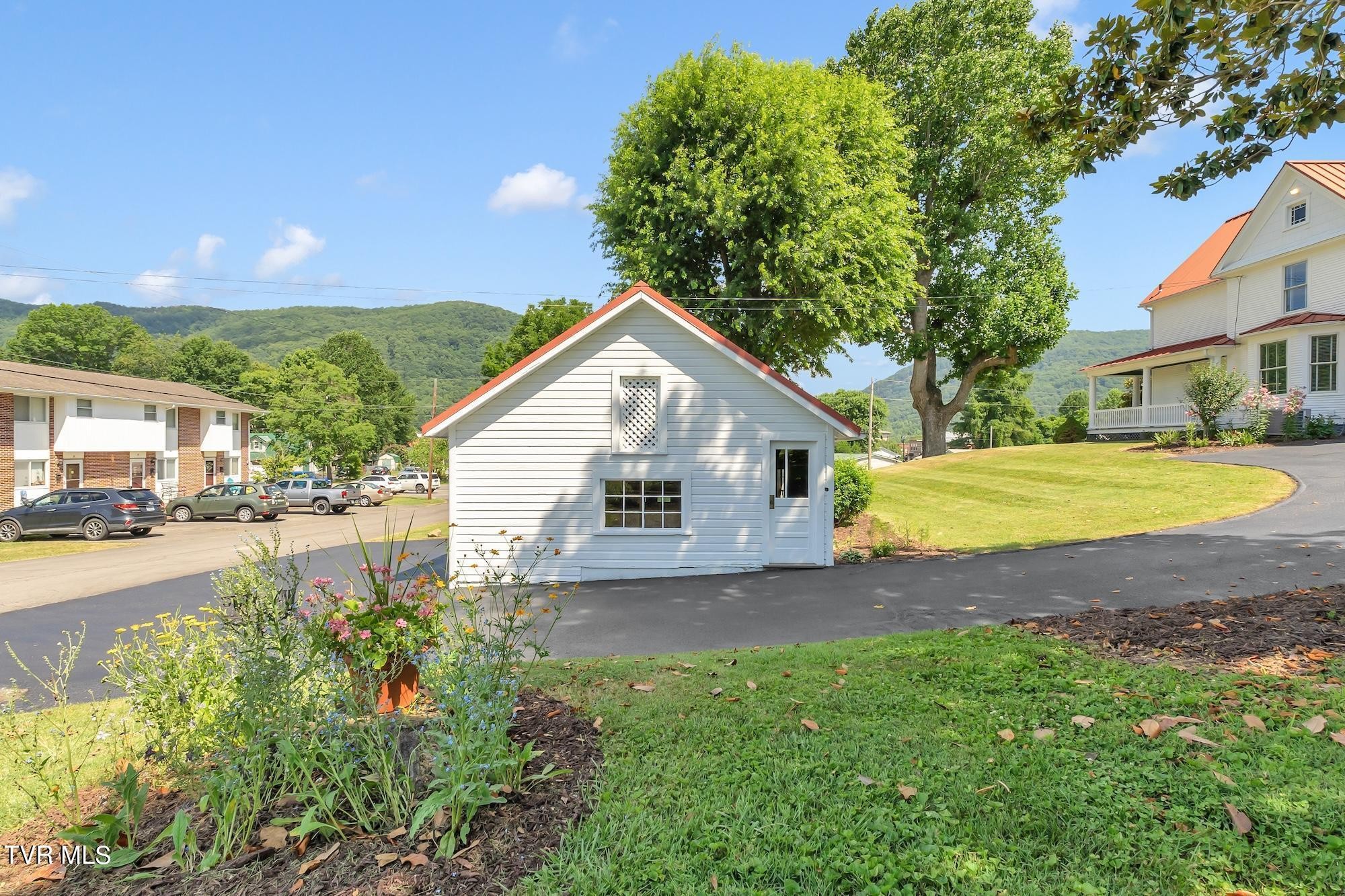 Big Stone Gap, Virginia, 24219, United States, 4 Bedrooms Bedrooms, ,3 BathroomsBathrooms,Residential,For Sale,1984528