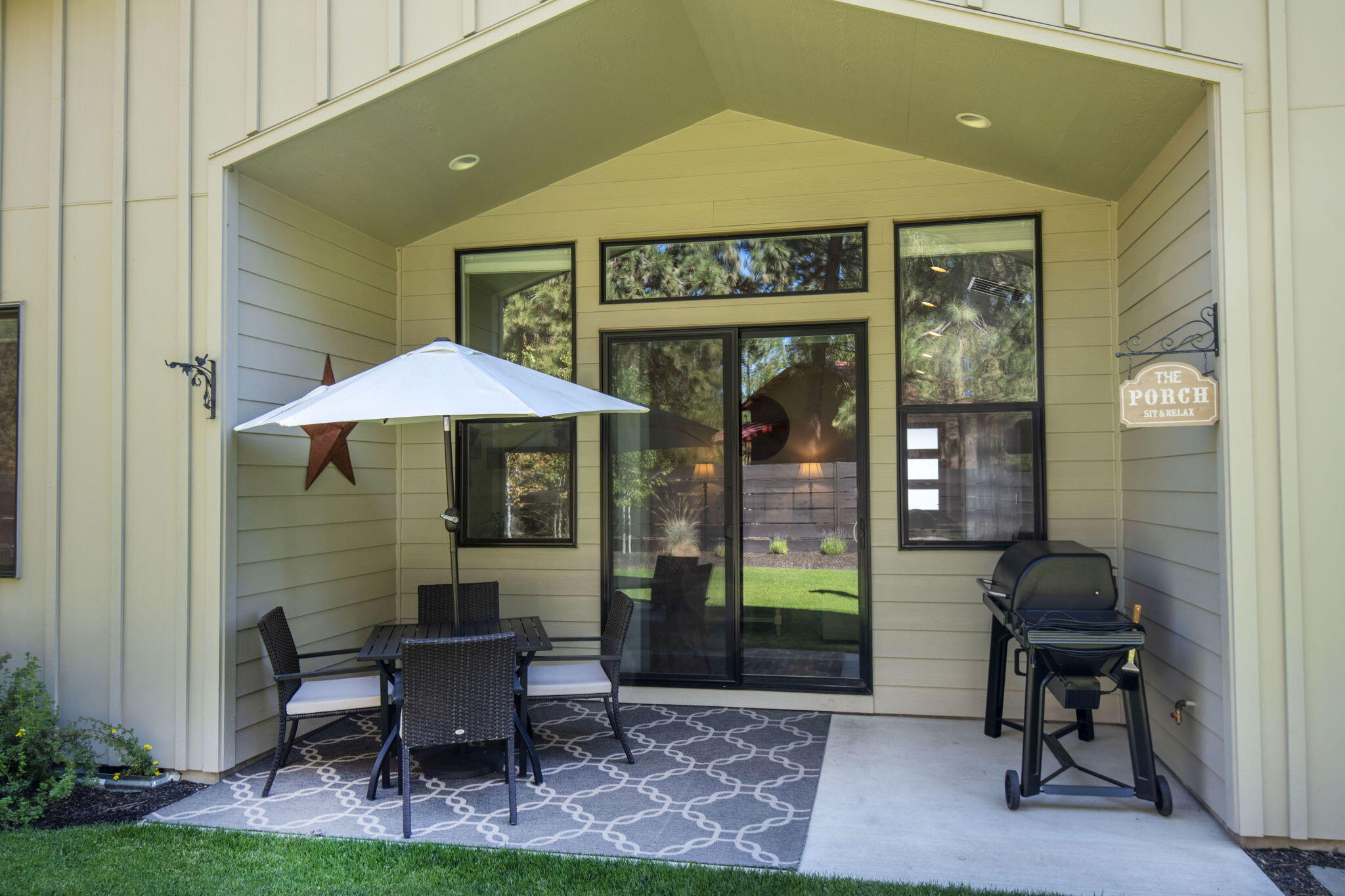 Sisters, Oregon, 97759, United States, 3 Bedrooms Bedrooms, ,2 BathroomsBathrooms,Residential,For Sale,1738926