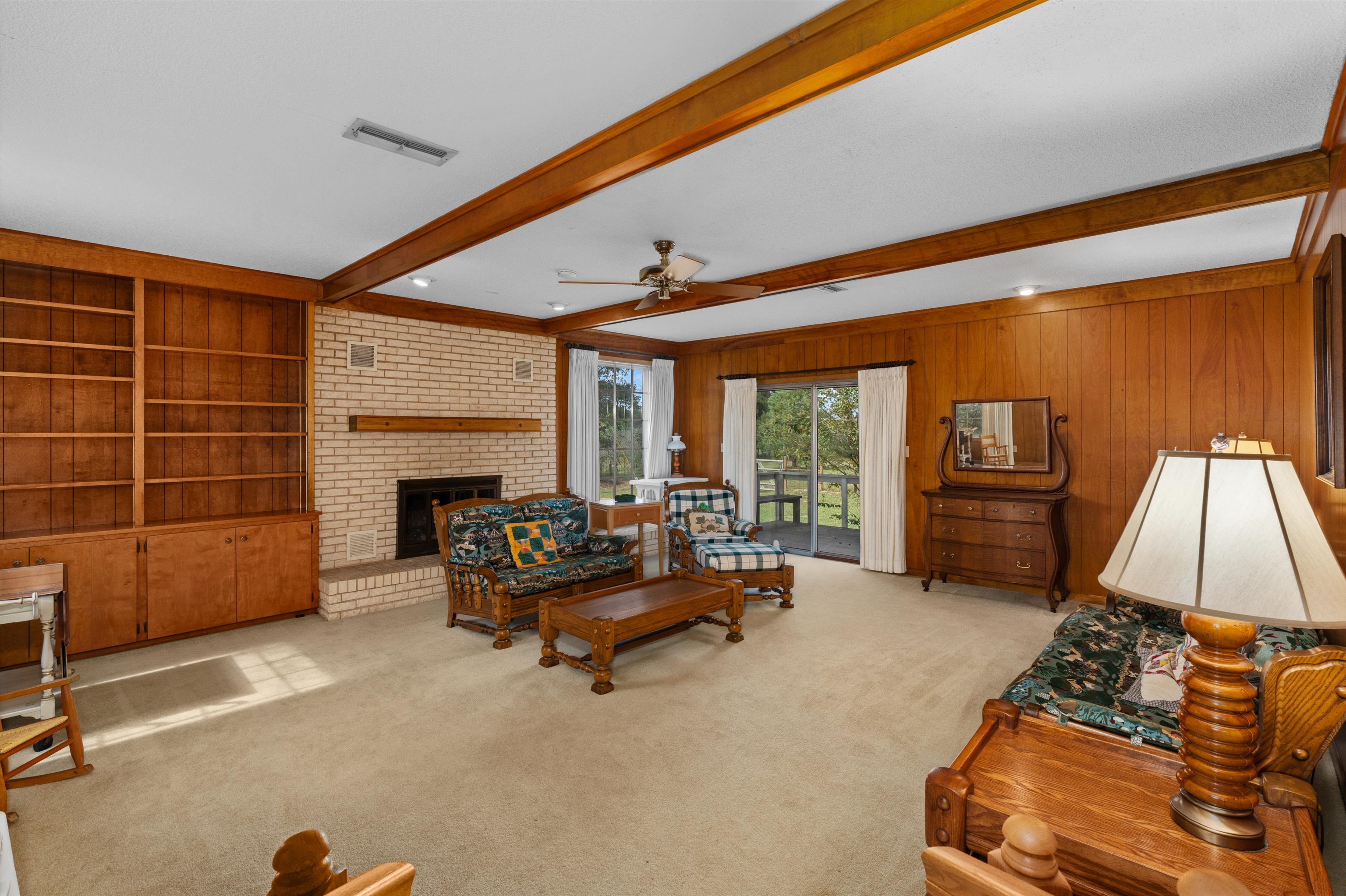 Henderson, Texas, 75654, United States, 3 Bedrooms Bedrooms, ,2 BathroomsBathrooms,Residential,For Sale,1983908