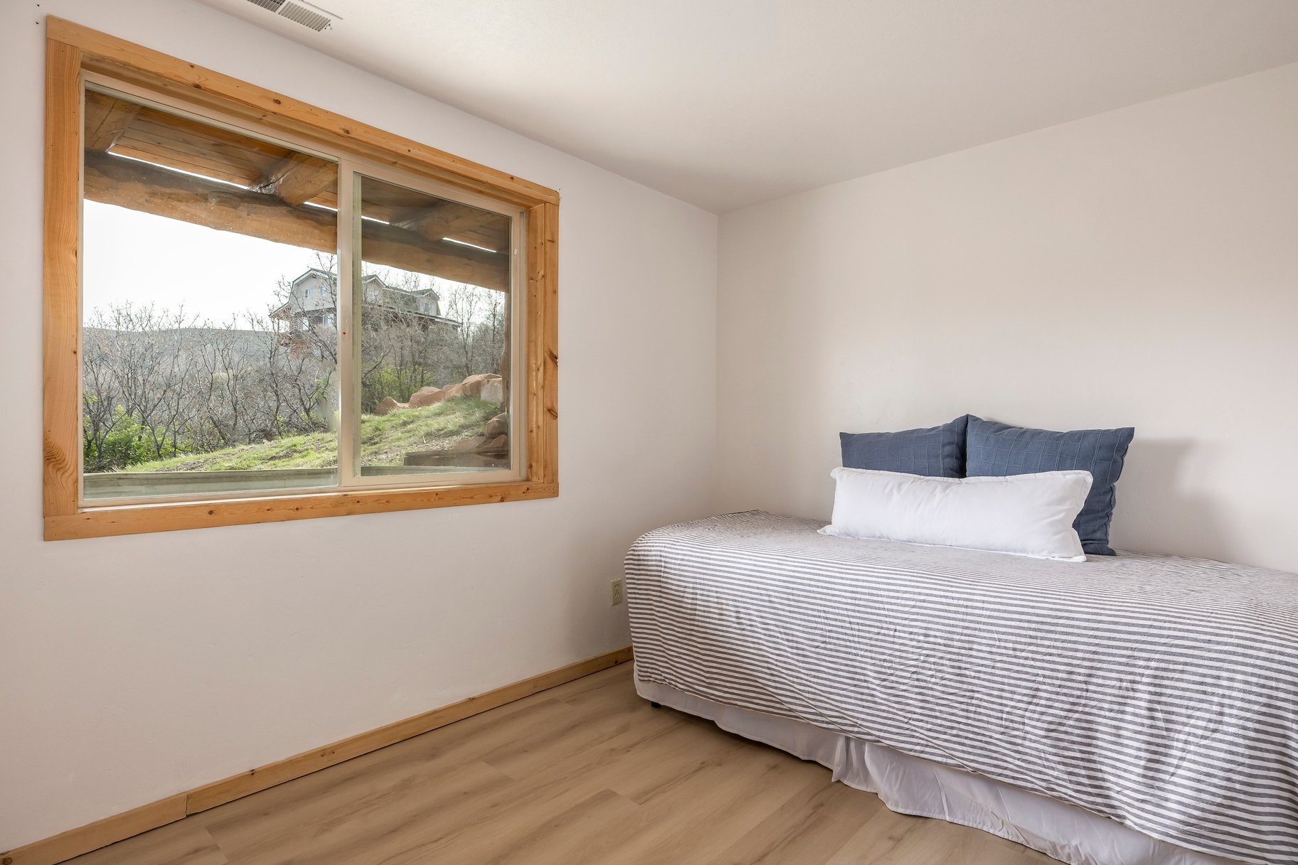  Modernized Timberlakes Cabin Home - 物件實景