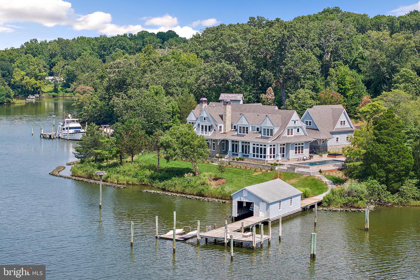 Annapolis, Maryland, 21403, United States, 4 Bedrooms Bedrooms, ,6 BathroomsBathrooms,Residential,For Sale,1940452