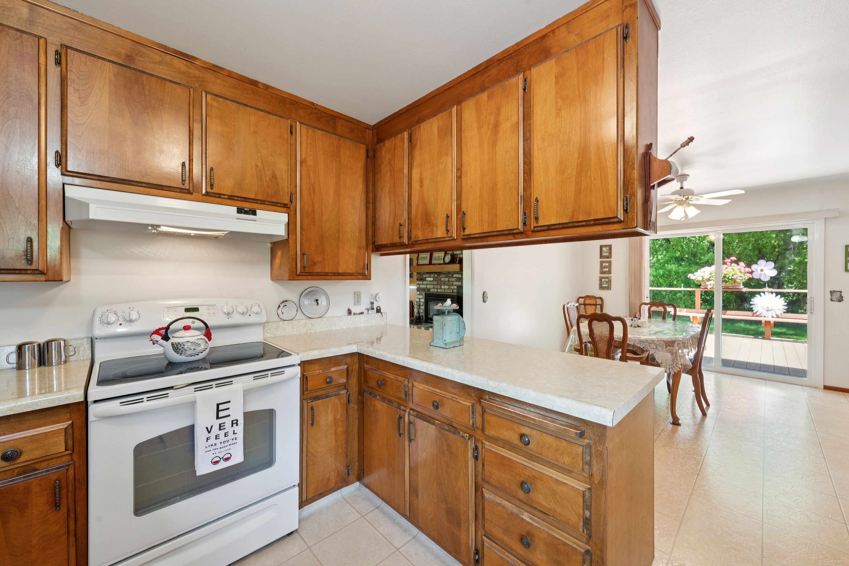  825 Woodside Aka Madrone Road - 物件實景