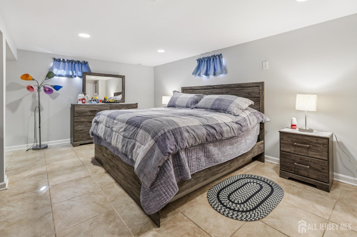 Woodbridge Proper, New Jersey, 07095, United States, 3 Bedrooms Bedrooms, ,2 BathroomsBathrooms,Residential,For Sale,1969117