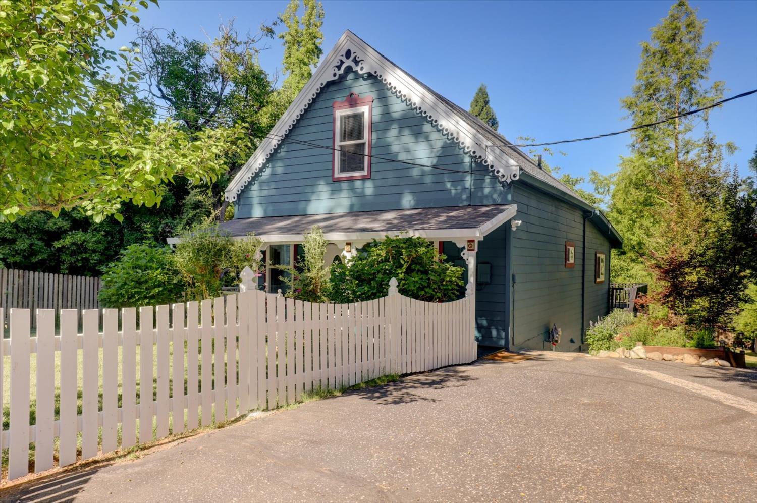 Nevada City, California, 95959, United States, 2 Bedrooms Bedrooms, ,2 BathroomsBathrooms,Residential,For Sale,1896886