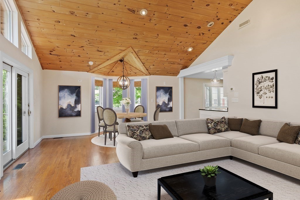 Malden, Massachusetts, 02148, United States, 3 Bedrooms Bedrooms, ,2 BathroomsBathrooms,Residential,For Sale,1938080