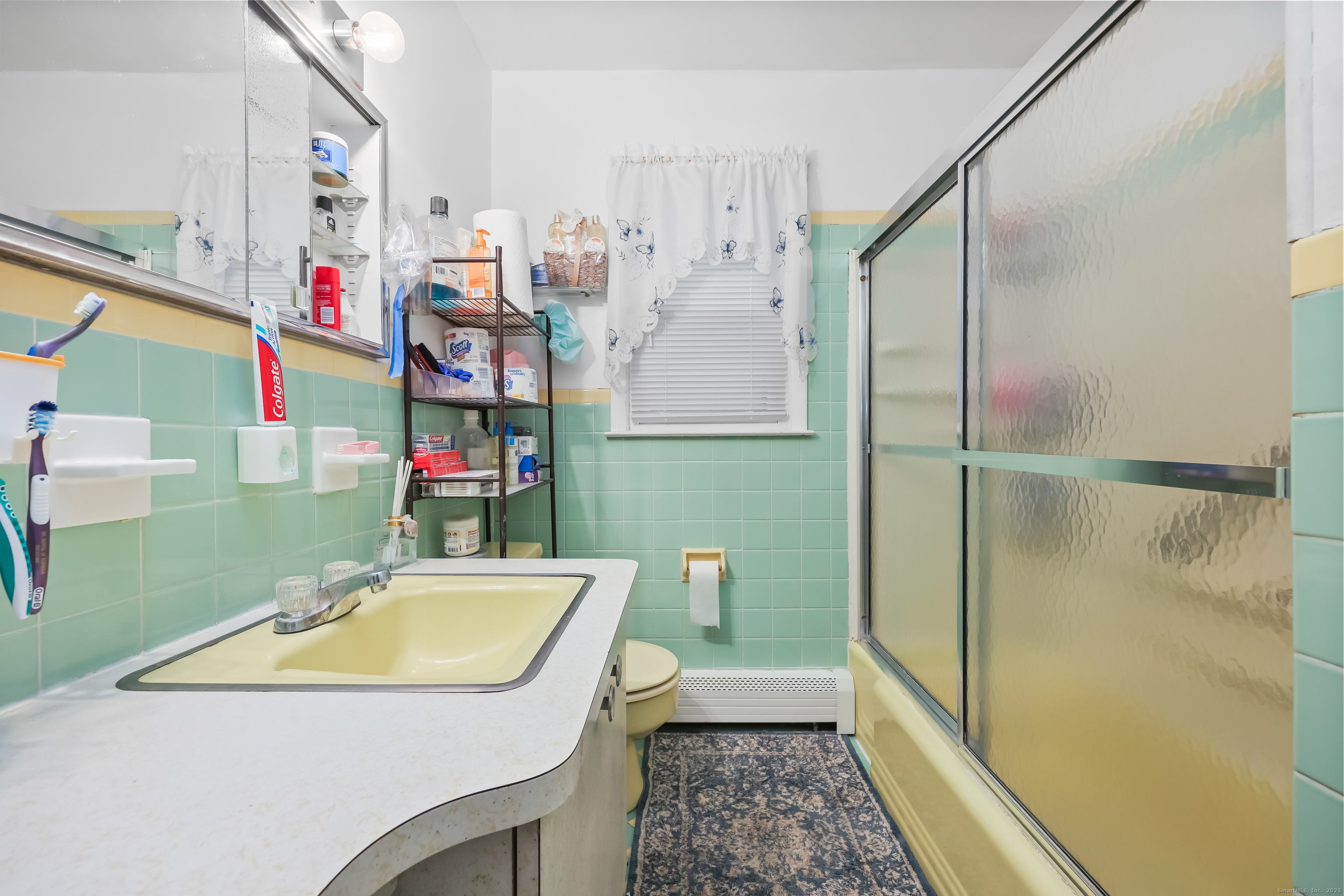 Stamford, Connecticut, 06902, United States, 6 Bedrooms Bedrooms, ,2 BathroomsBathrooms,Residential,For Sale,2003004