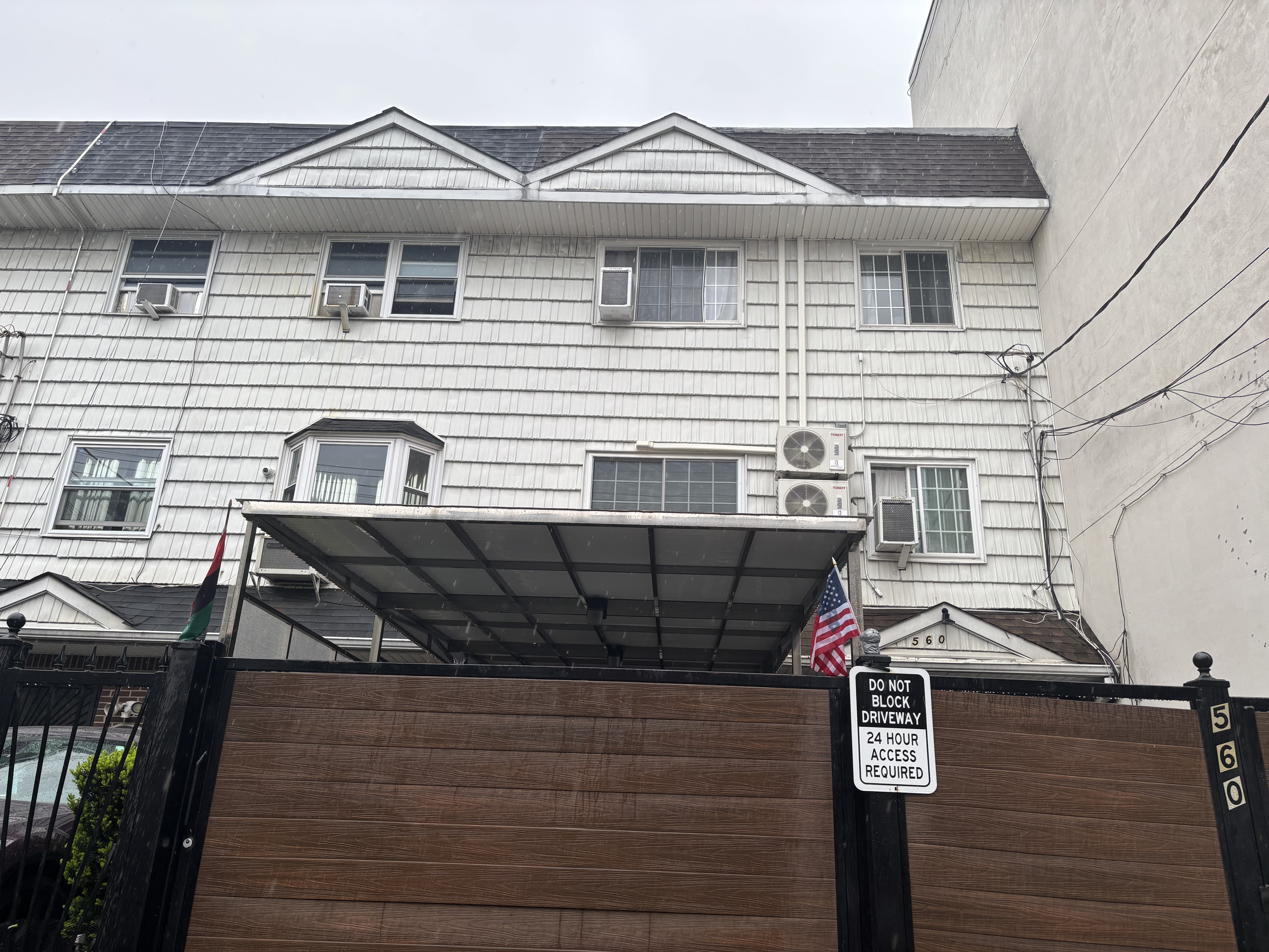 Brooklyn, New York, 11207, United States, 6 Bedrooms Bedrooms, ,3 BathroomsBathrooms,Residential,For Sale,1798409
