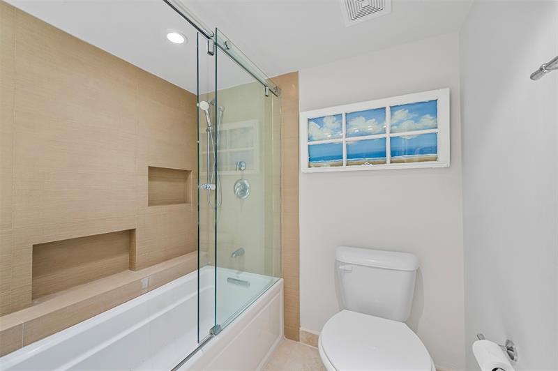 Fort Lauderdale, Florida, 33305, United States, 2 Bedrooms Bedrooms, ,2 BathroomsBathrooms,Residential,For Sale,1867029