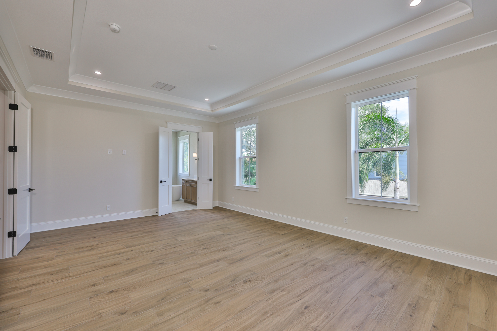 Tampa, Florida, 33629, United States, 5 Bedrooms Bedrooms, ,6 BathroomsBathrooms,Residential,For Sale,1974483