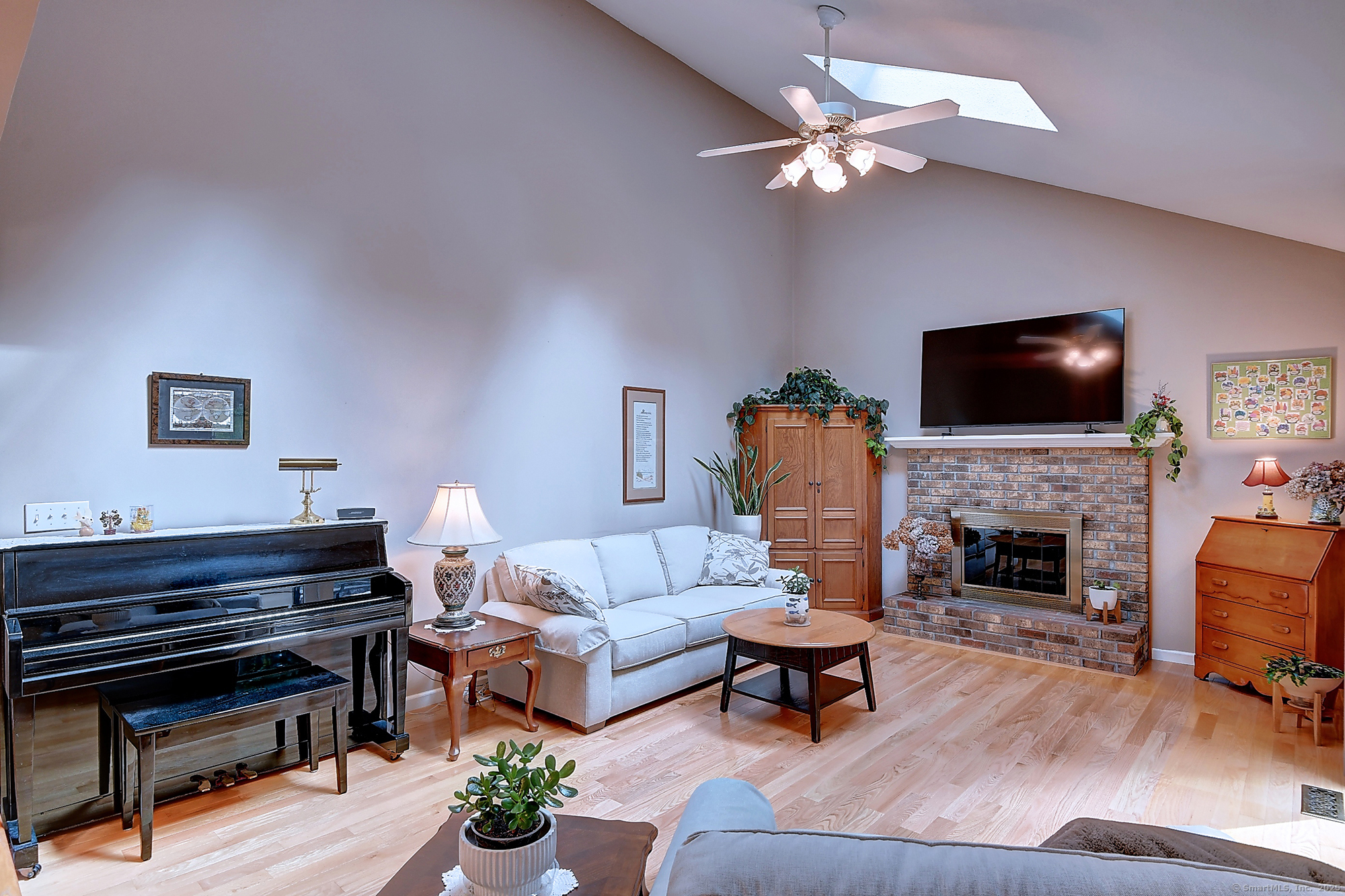 Cheshire, Connecticut, 06410, United States, 3 Bedrooms Bedrooms, ,3 BathroomsBathrooms,Residential,For Sale,1987474