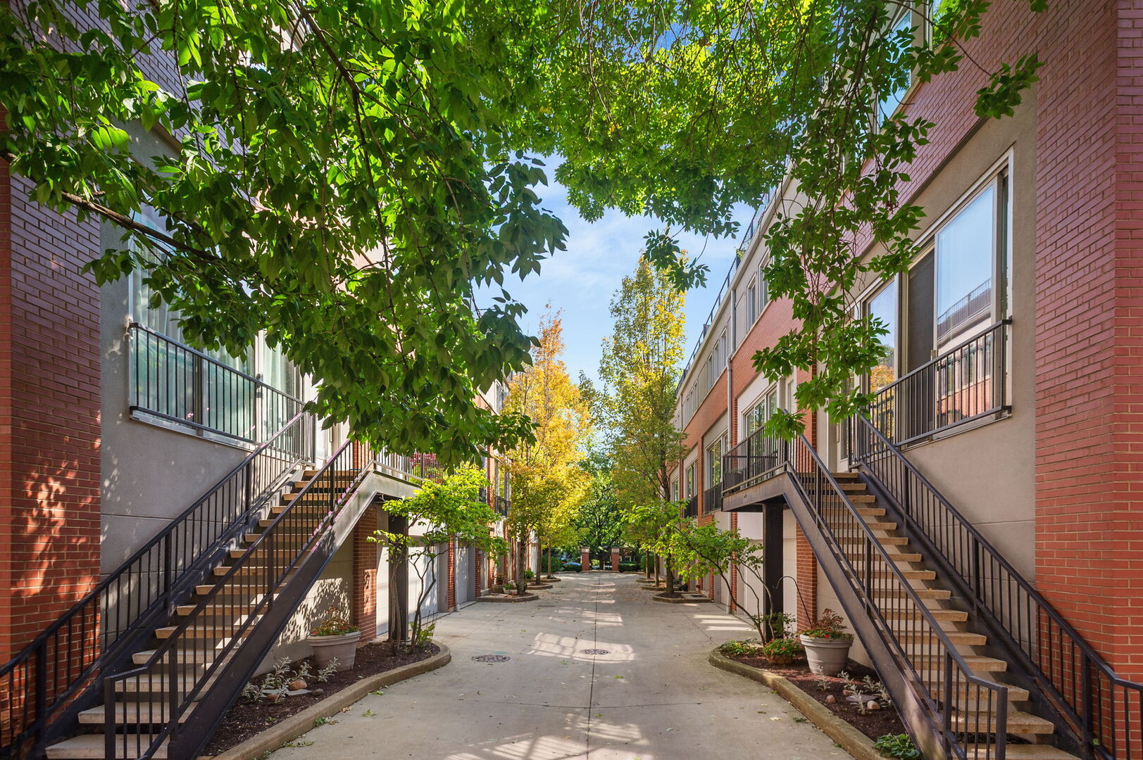 Evanston, Illinois, 60202, United States, 3 Bedrooms Bedrooms, ,3 BathroomsBathrooms,Residential,For Sale,1947564