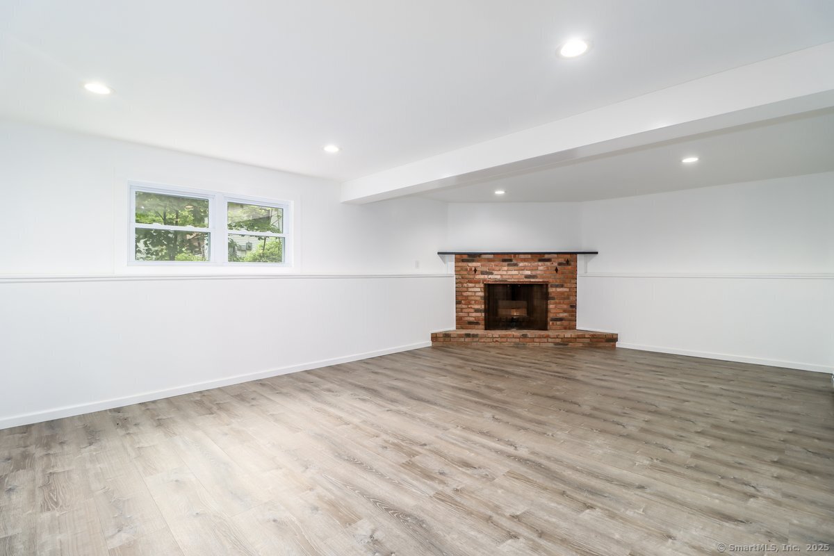 Sherman, Connecticut, 06784, United States, 3 Bedrooms Bedrooms, ,3 BathroomsBathrooms,Residential,For Sale,1840198