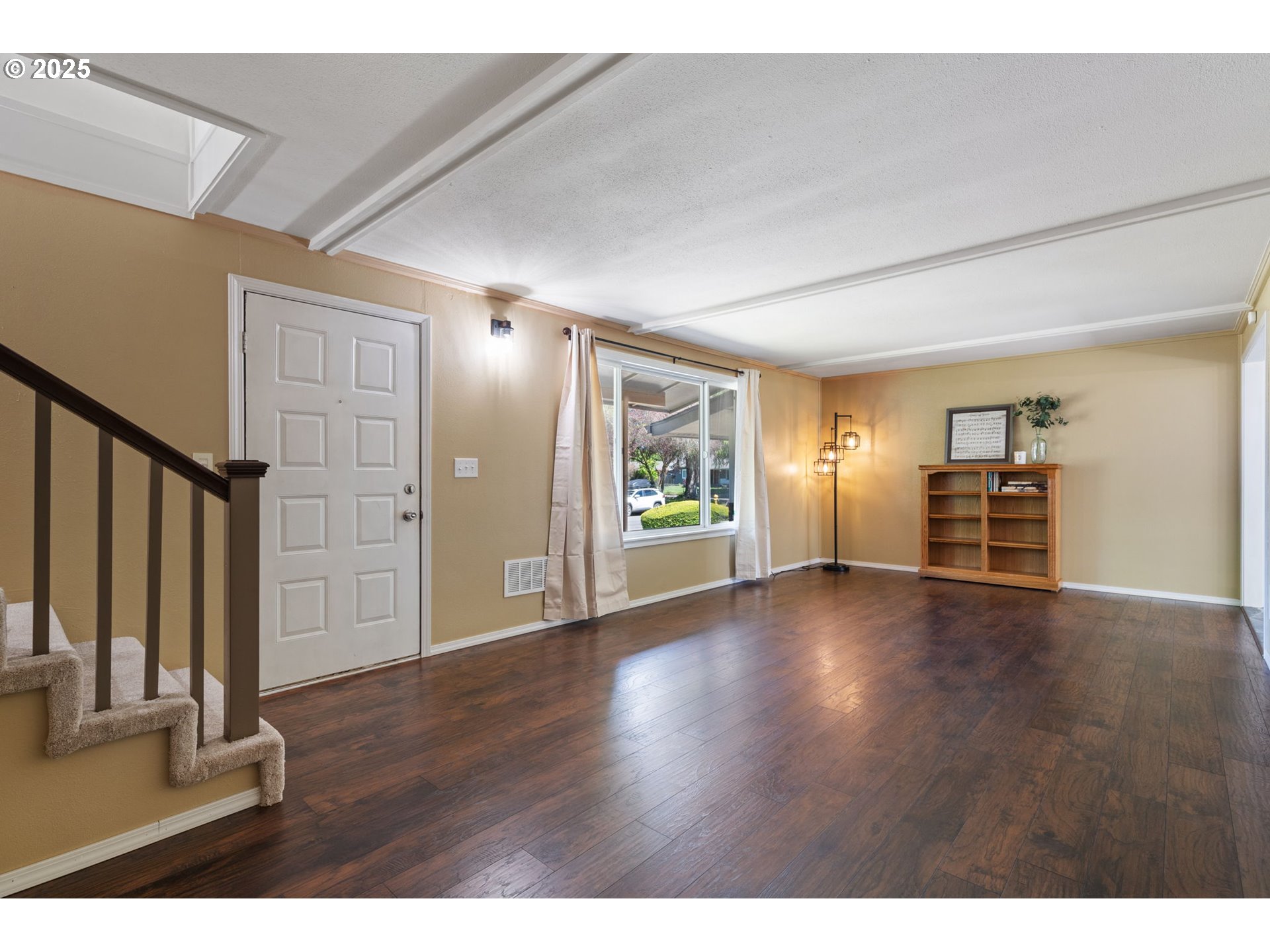 Vancouver, Washington, 98682, United States, 4 Bedrooms Bedrooms, ,2 BathroomsBathrooms,Residential,For Sale,1987487