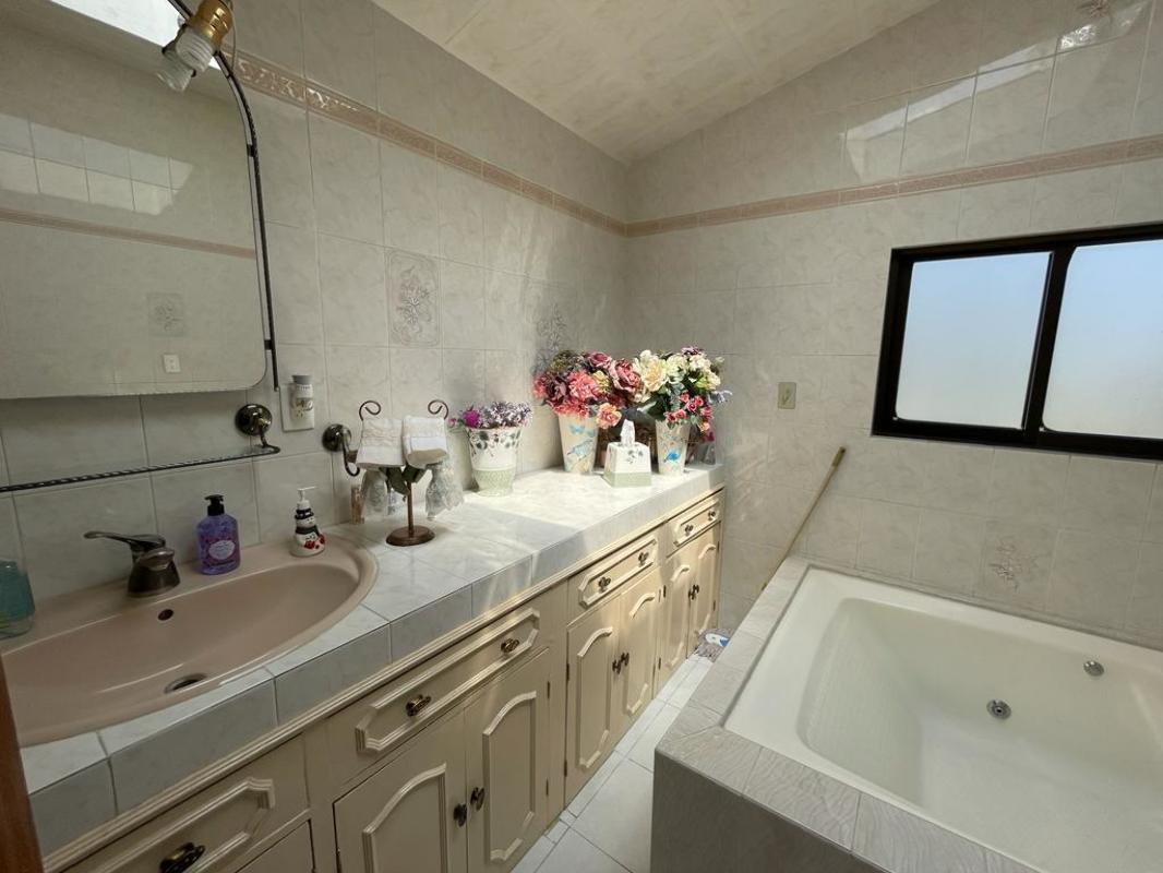 Paseo Santa Ana, Metepec, Estado de México, 52172, Mexico, 3 Bedrooms Bedrooms, ,2 BathroomsBathrooms,Residential,For Sale,Paseo Santa Ana,1441331