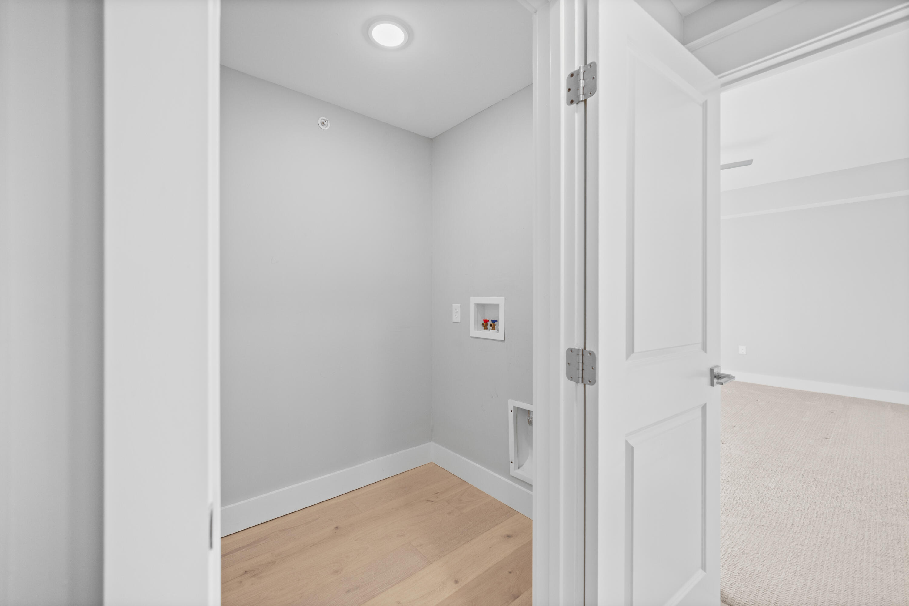 Dayton, Kentucky, 41074, United States, 2 Bedrooms Bedrooms, ,3 BathroomsBathrooms,Residential,For Sale,1995774