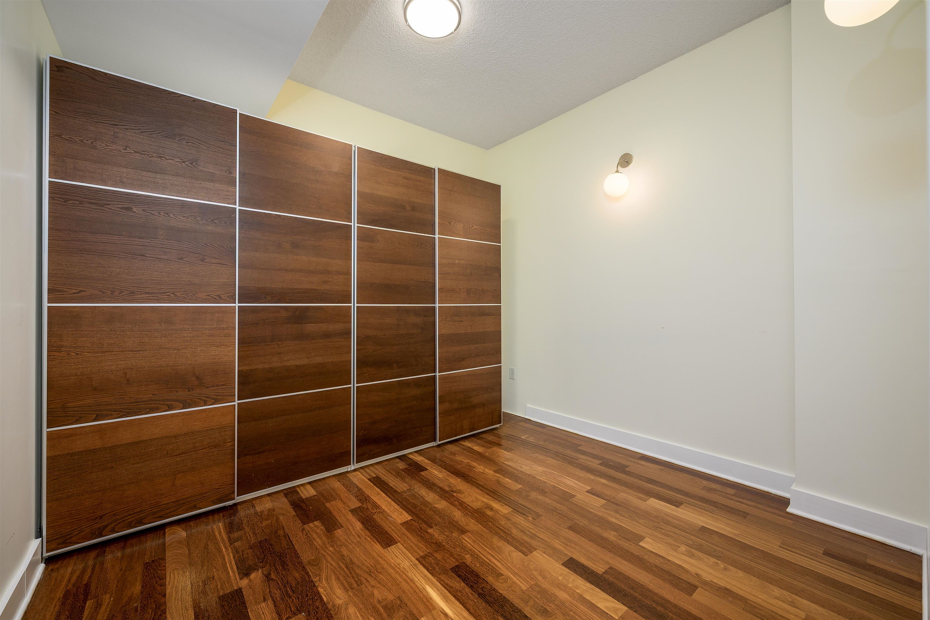 Jersey City, New Jersey, 07302, United States, 2 Bedrooms Bedrooms, ,1 BathroomBathrooms,Residential,For Sale,2001918