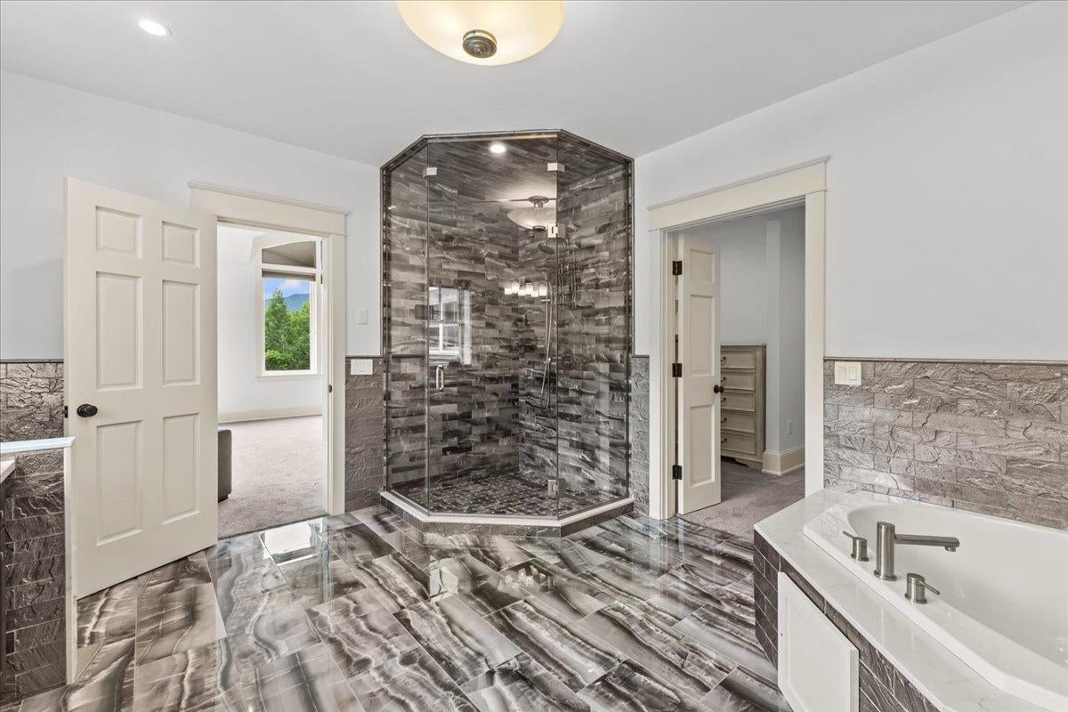 Stowe, Vermont, 05672, United States, 5 Bedrooms Bedrooms, ,7 BathroomsBathrooms,Residential,For Sale,1875535