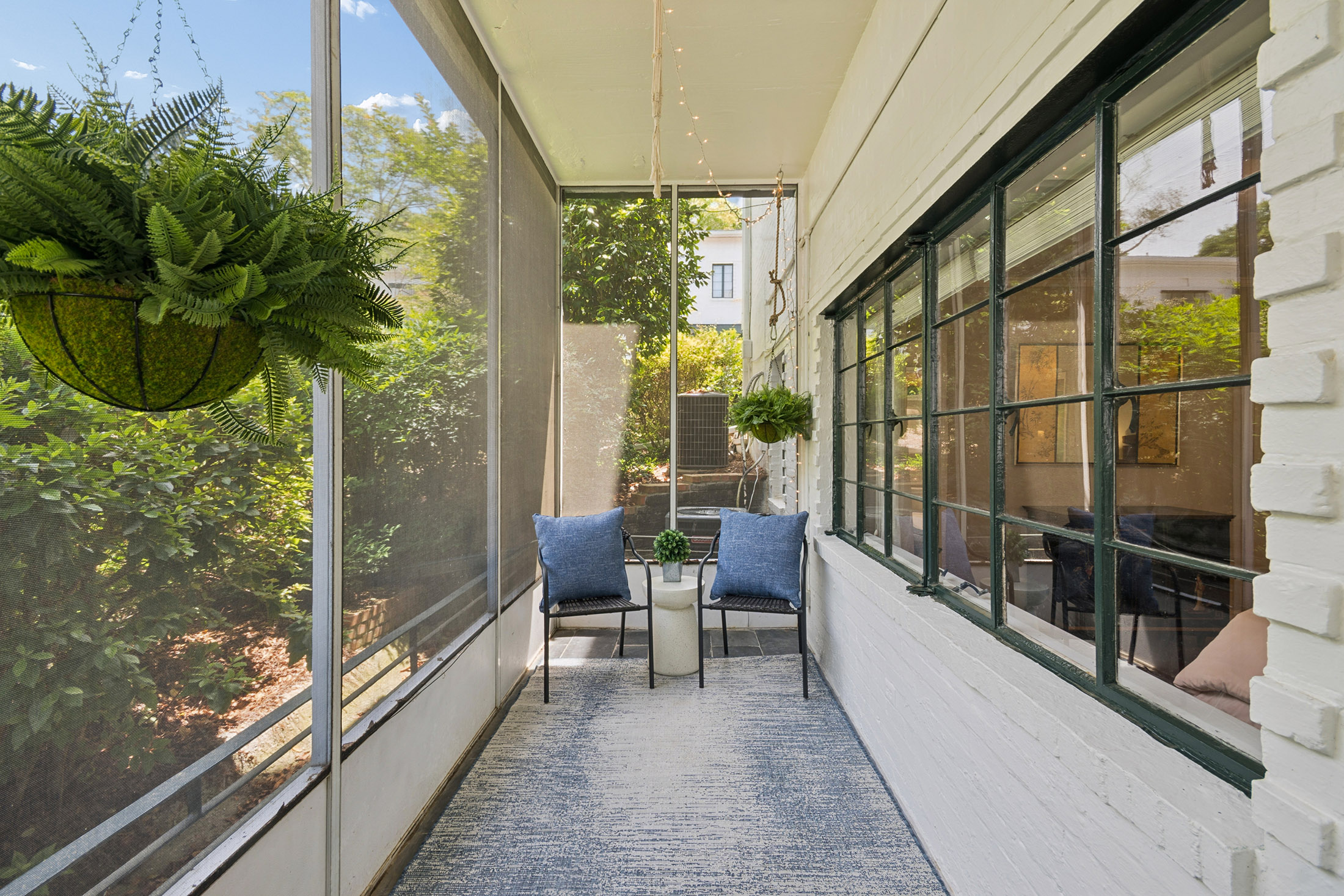  Stunning Mid-century End Unit in a Fantastic Location - 物件實景