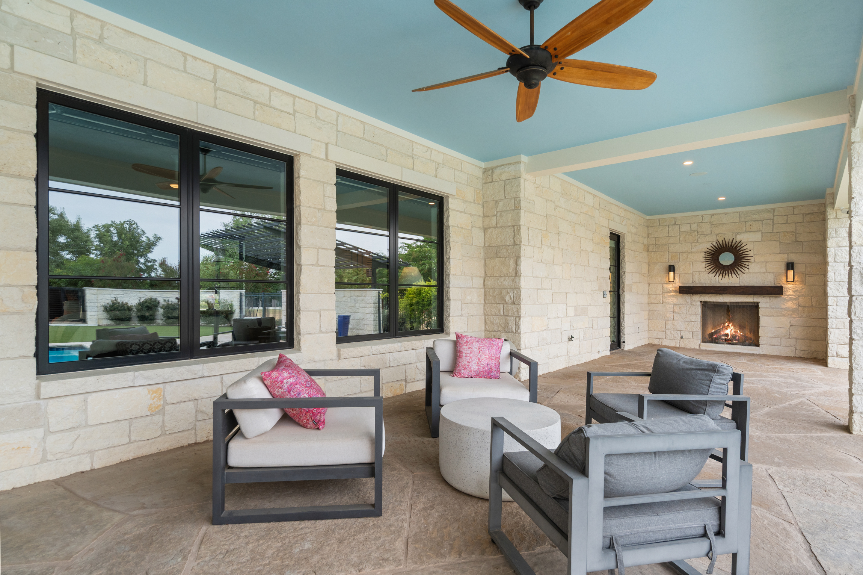  Rare Expression of Refined Hill Country Living - 物件實景