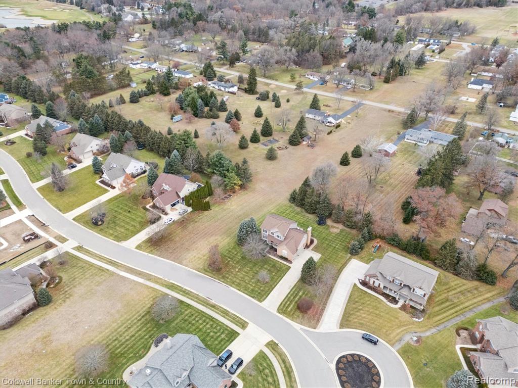 Highland, Michigan, 48357, United States, 4 Bedrooms Bedrooms, ,4 BathroomsBathrooms,Residential,For Sale,2003066