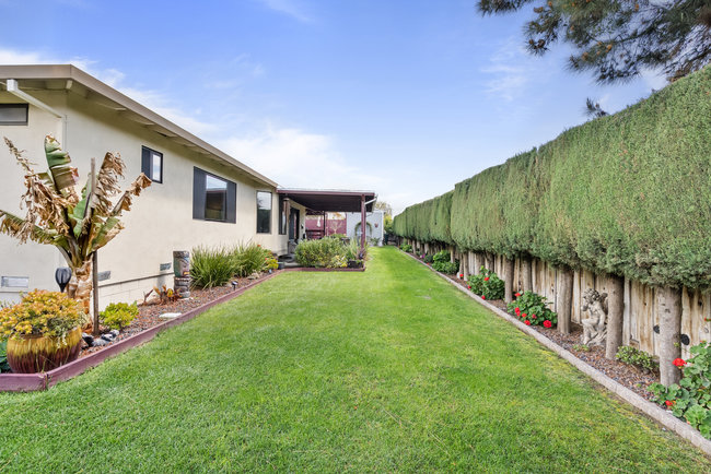 Hollister, California, 95023, United States, 3 Bedrooms Bedrooms, ,2 BathroomsBathrooms,Residential,For Sale,1882231
