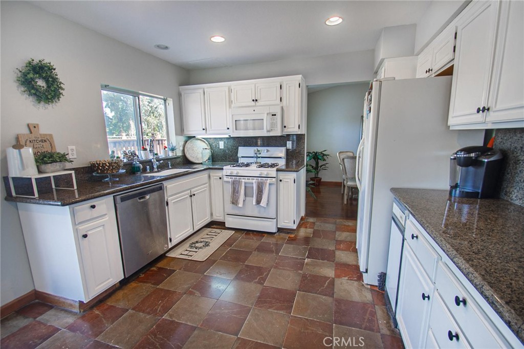 Sylmar, California, 91342, United States, 3 Bedrooms Bedrooms, ,3 BathroomsBathrooms,Residential,For Sale,1917453
