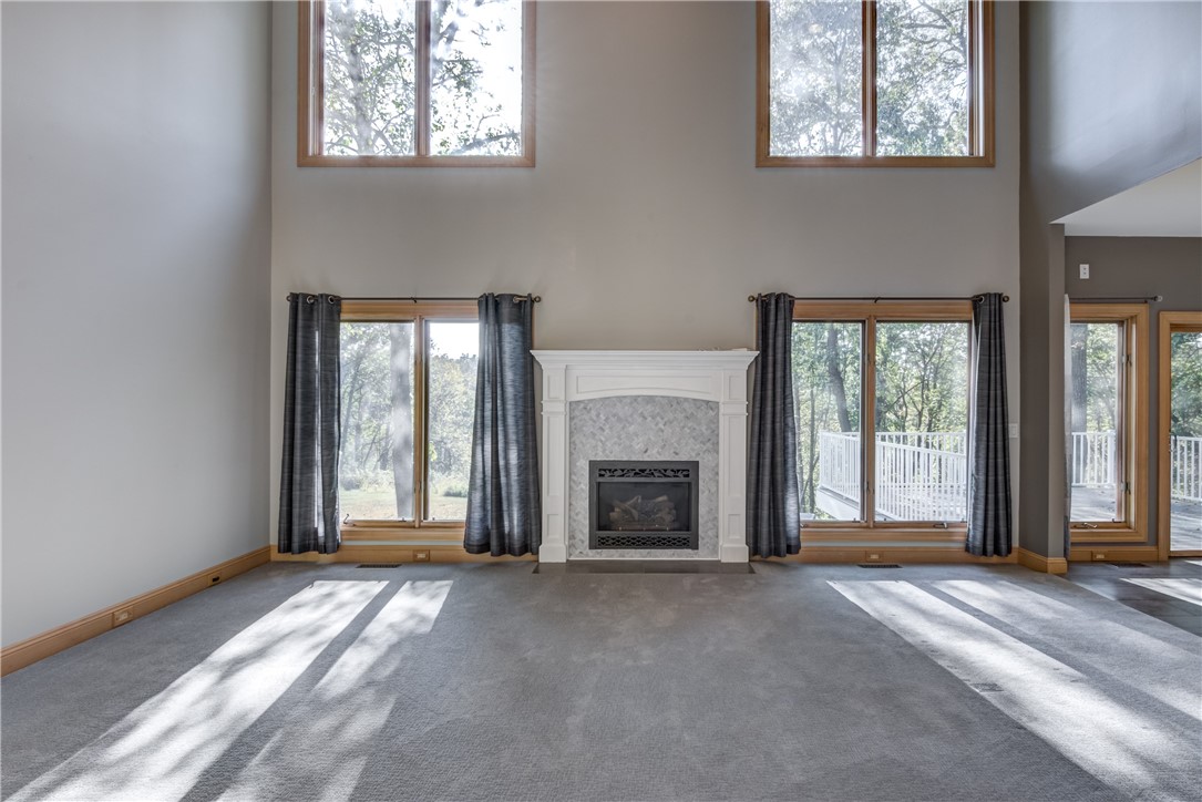 Eau Claire, Wisconsin, 54701, United States, 5 Bedrooms Bedrooms, ,4 BathroomsBathrooms,Residential,For Sale,1976179